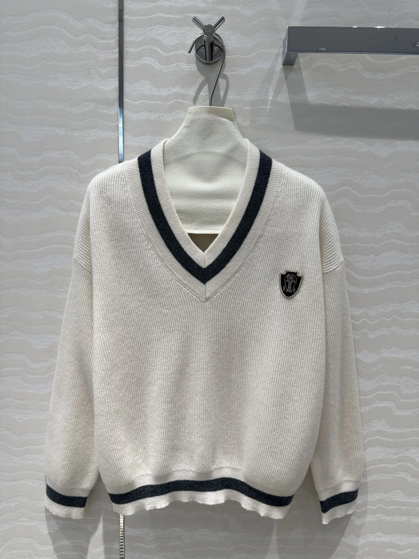 victoria- 2ru9588o cashmere item:D-F061I0605