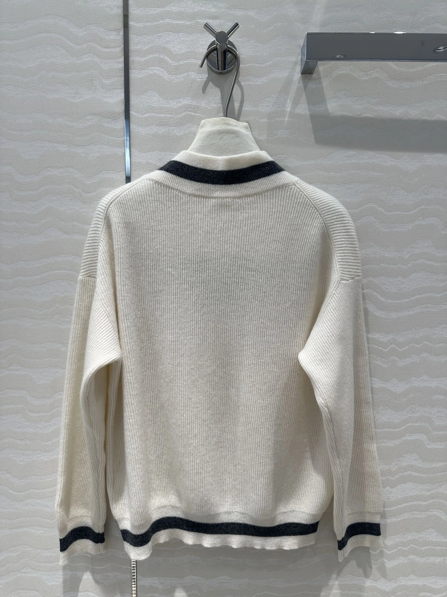 victoria- 2ru9588o cashmere item:D-F061I0605