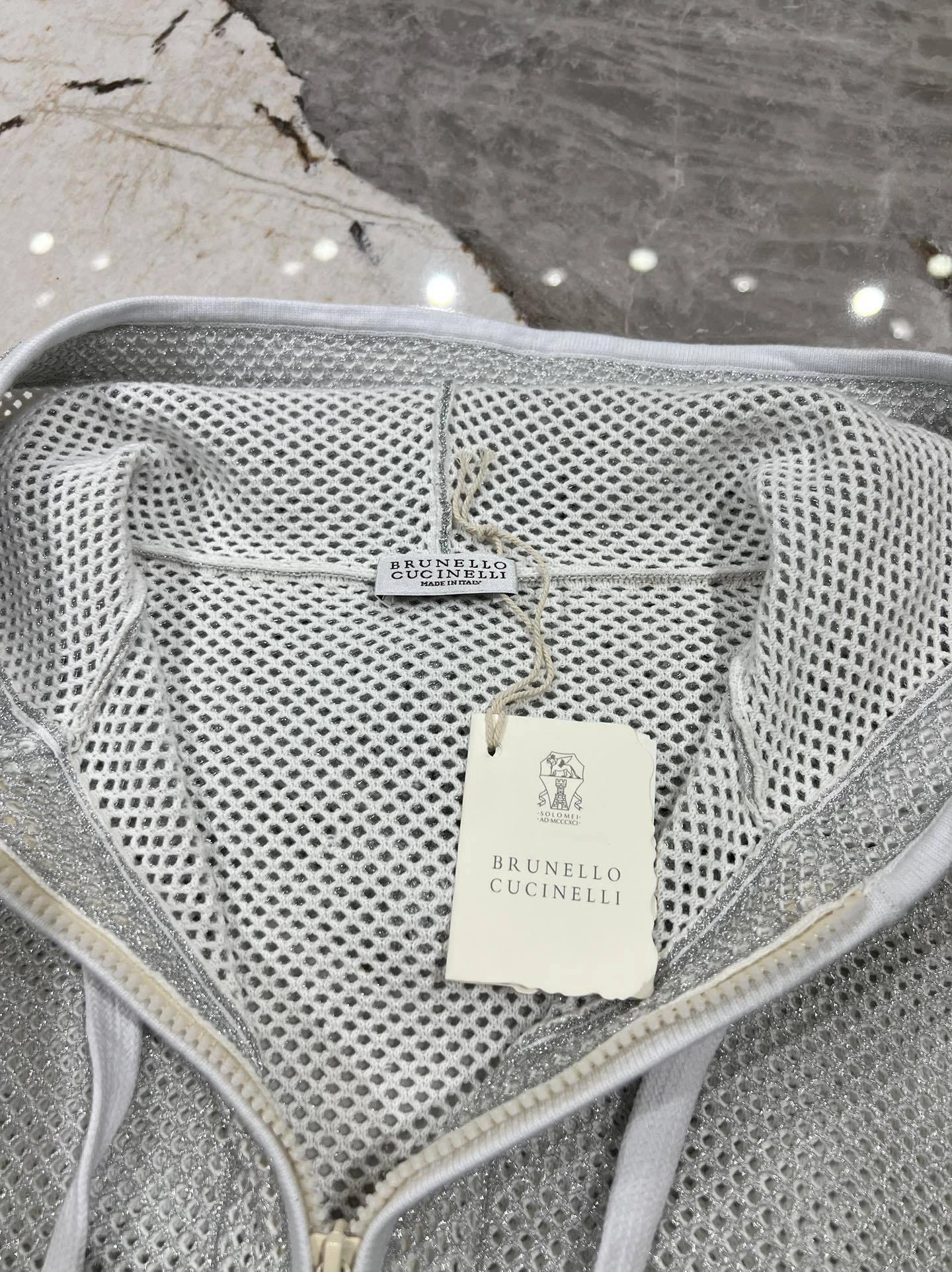 victoria- 2ru9588o item:D-F140G2450