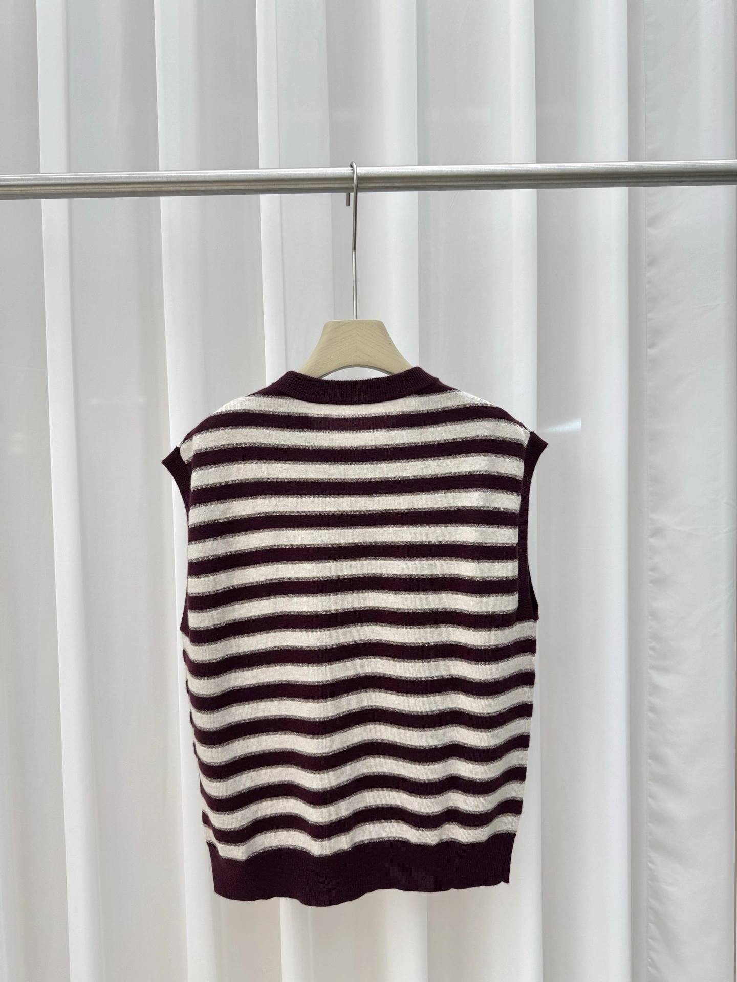 victoria- 2ru9588o item:E-F246G2199H