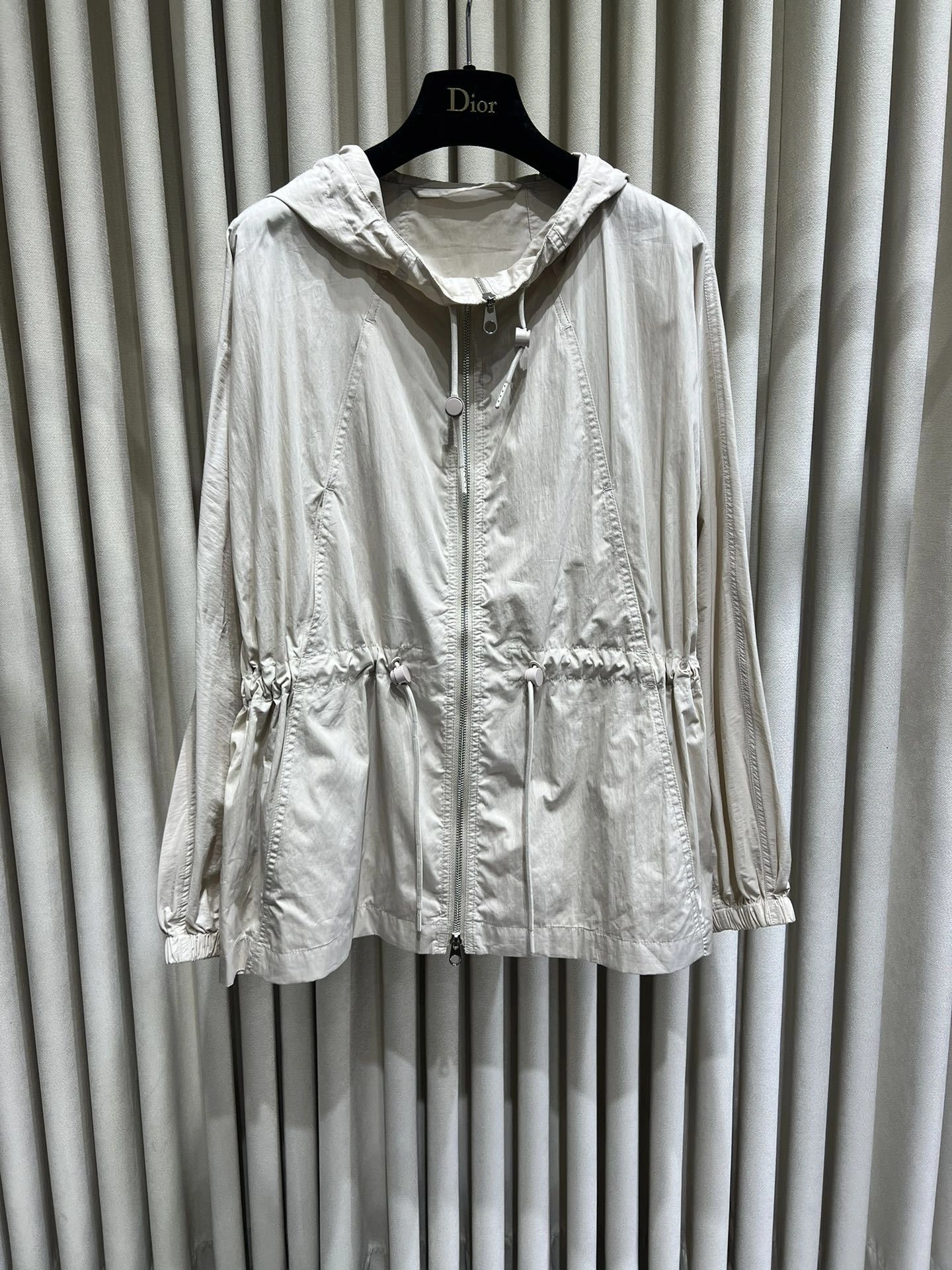 victoria- 2ur25rry oversized item:D-F140J5039