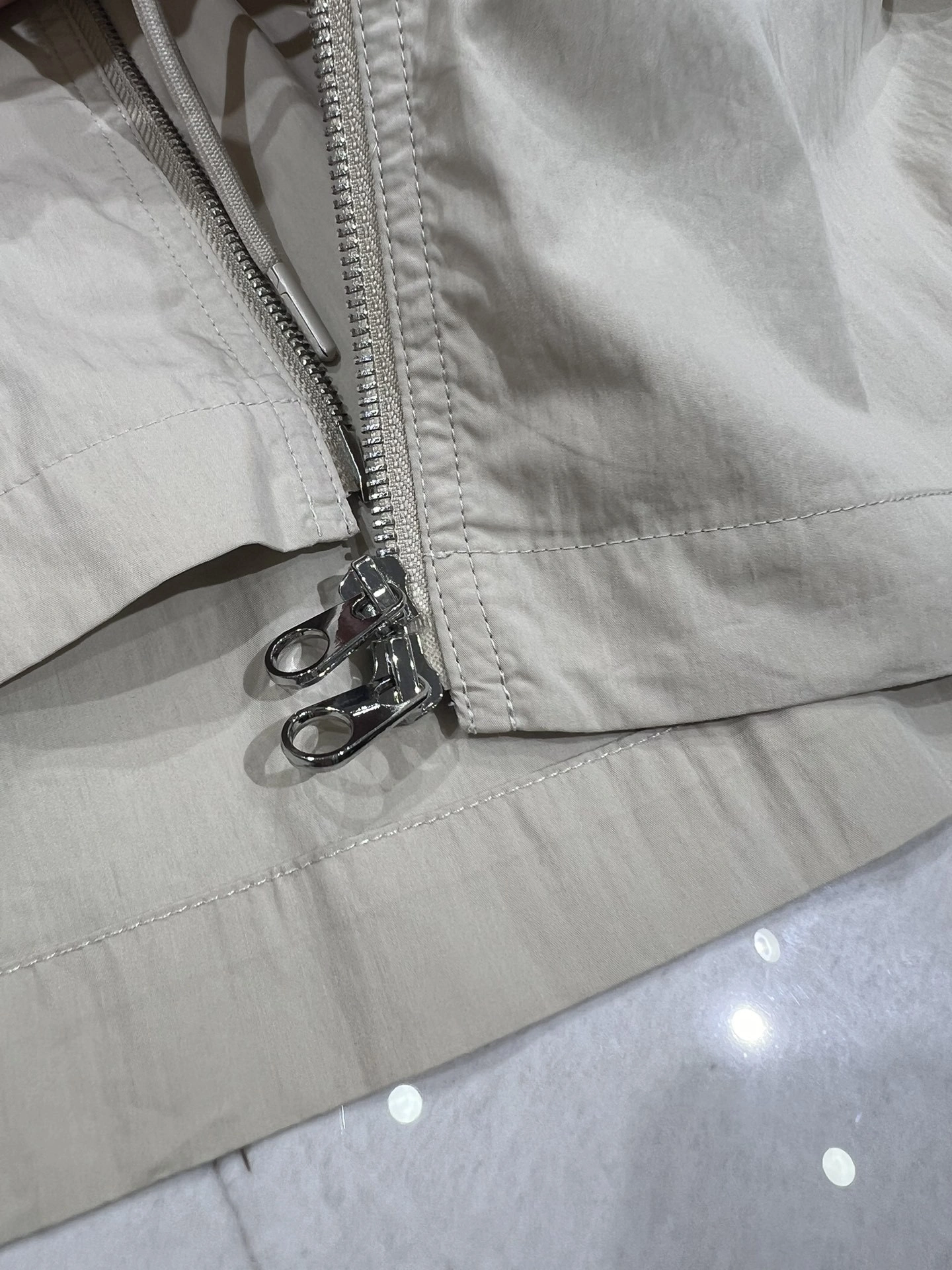 victoria- 2ur25rry oversized item:D-F140J5039