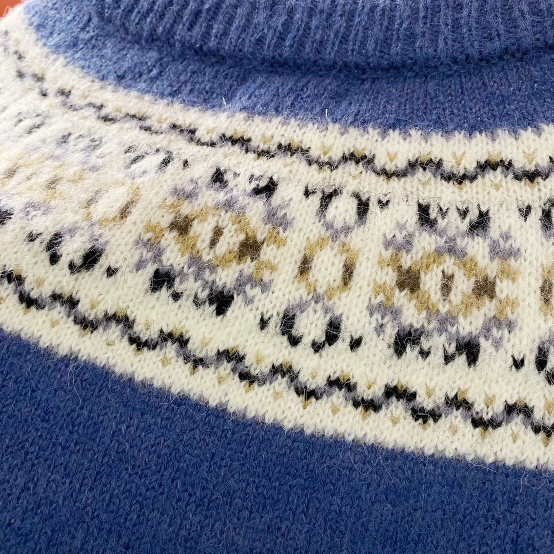victoria- 358i95 TRIOMPHE wool item:D-F054J2117