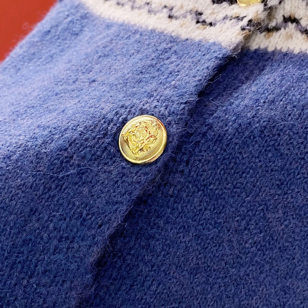 victoria- 358i95 TRIOMPHE wool item:D-F054J2117