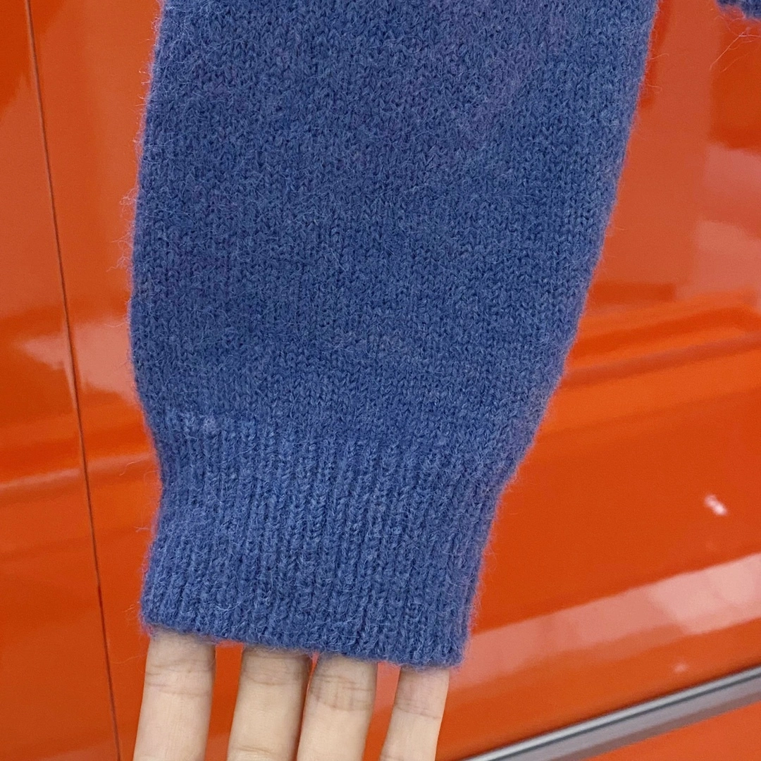 victoria- 358i95 TRIOMPHE wool item:D-F054J2117
