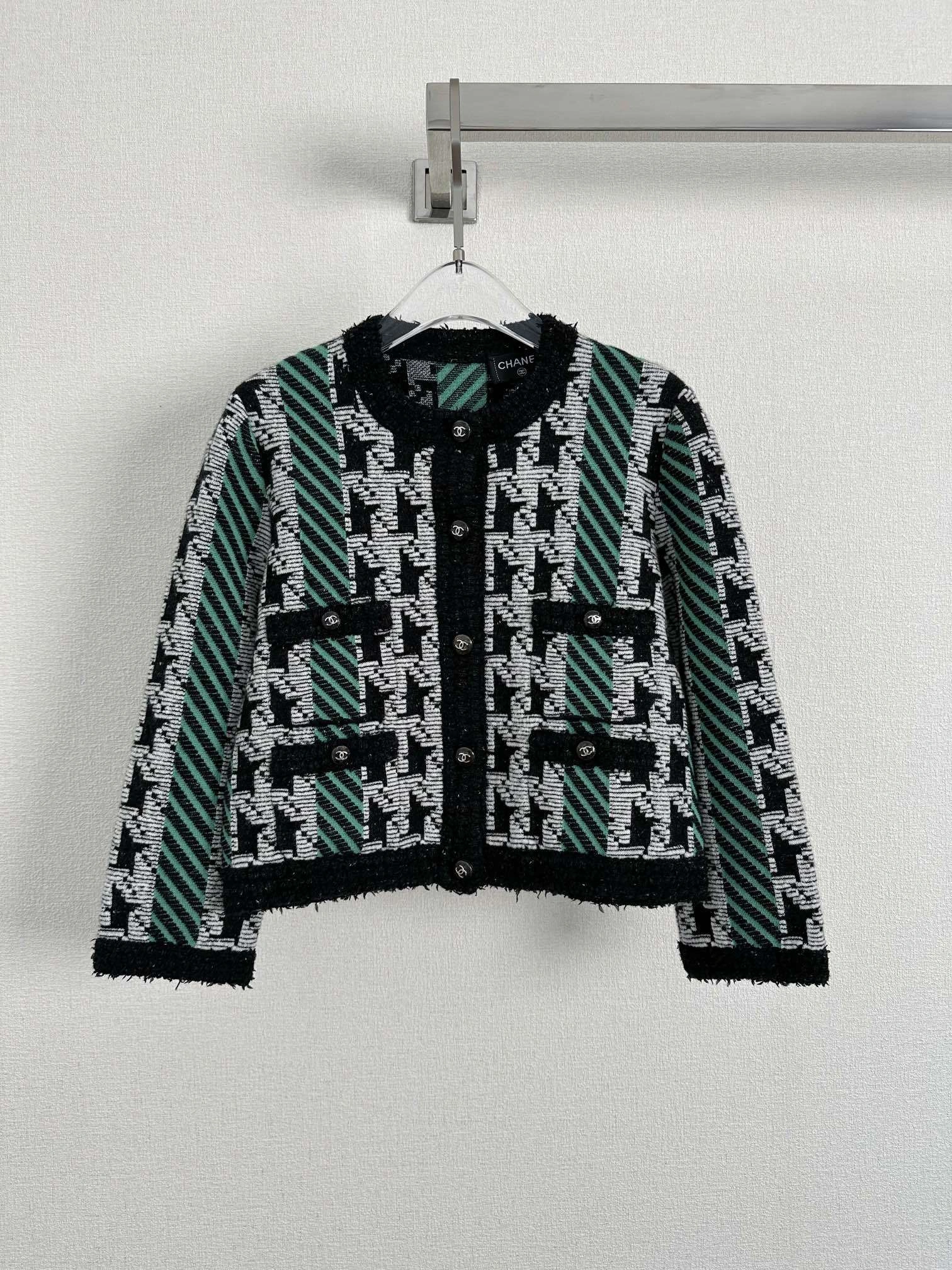 victoria- 3h1958 100%wool item:D-F240G0903