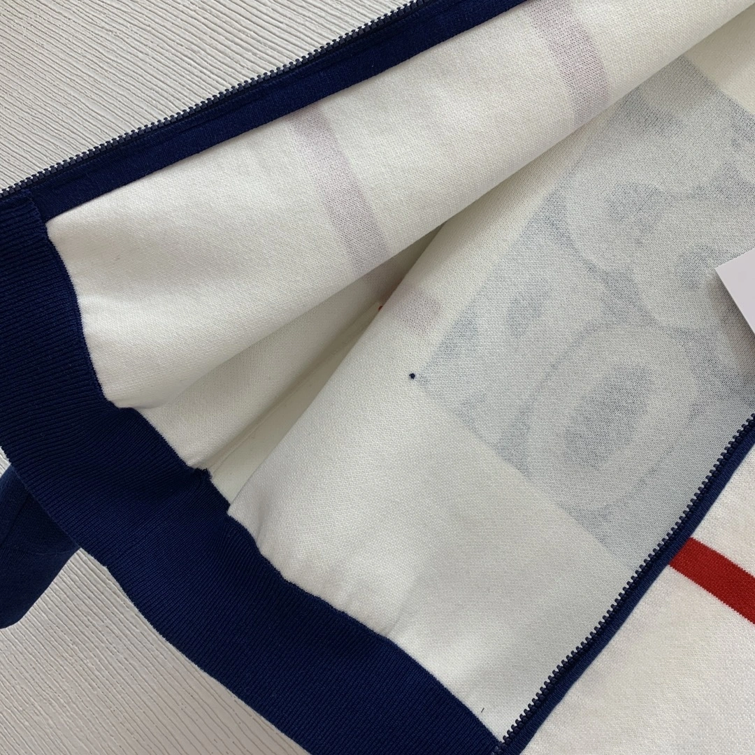 victoria- 4ior cashmere wool item:E-F044A0331