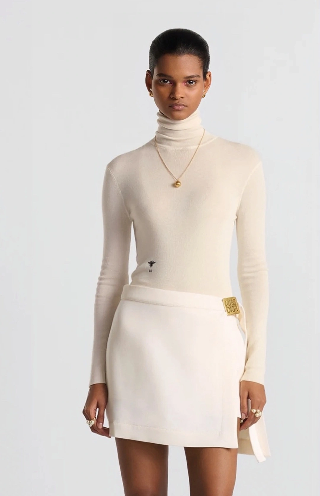 victoria- 4ior embroidery wool cashmere 2Colour item:D-F245K0332-2