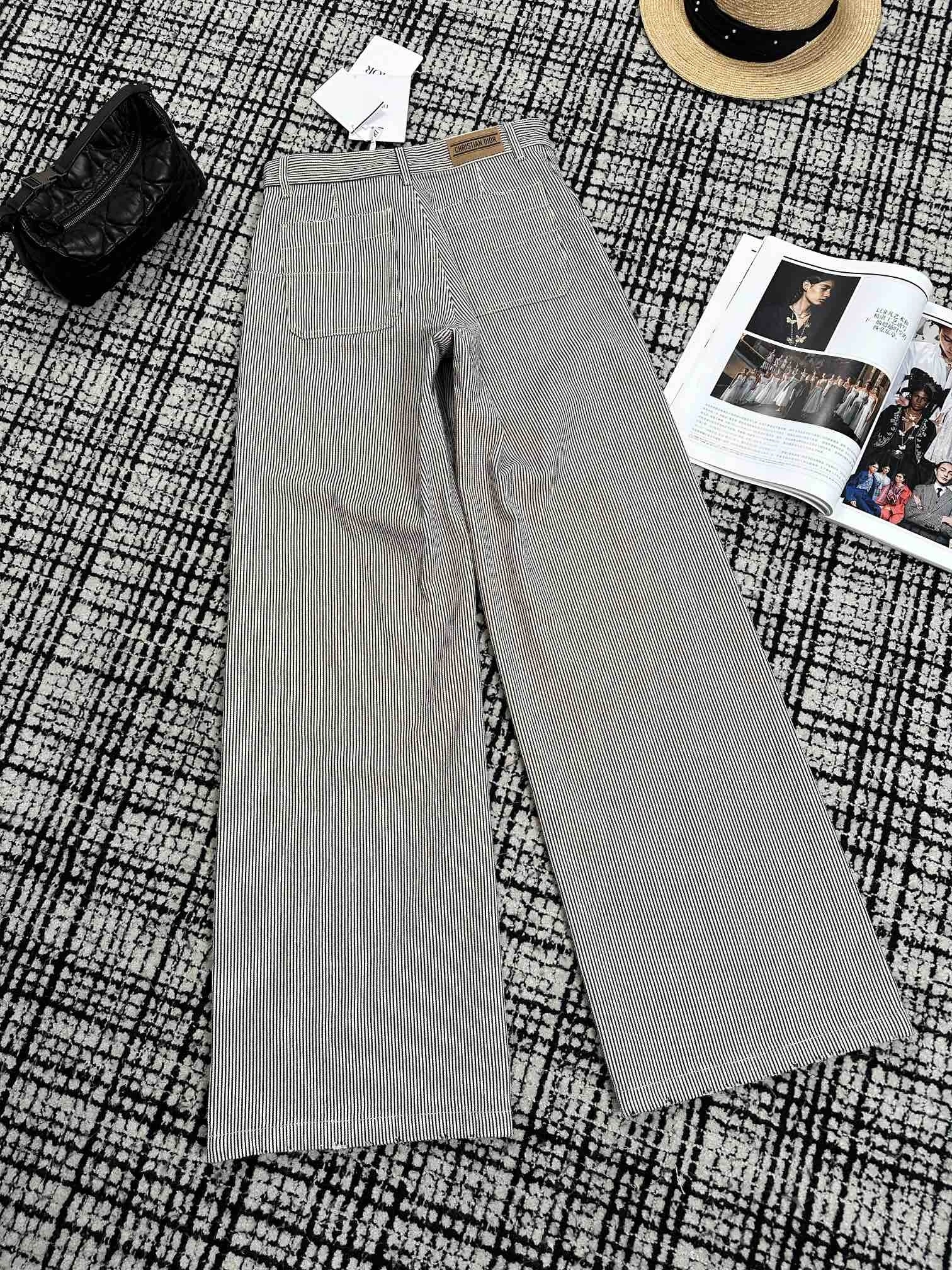 victoria- 4ior item:D-F240G0915