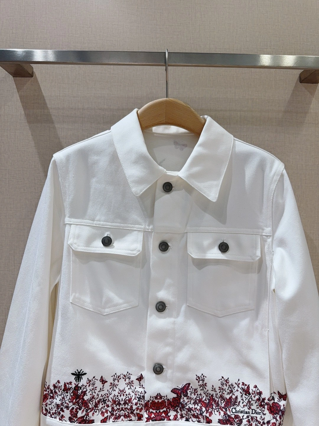victoria- 4ior item:D-F244K1124
