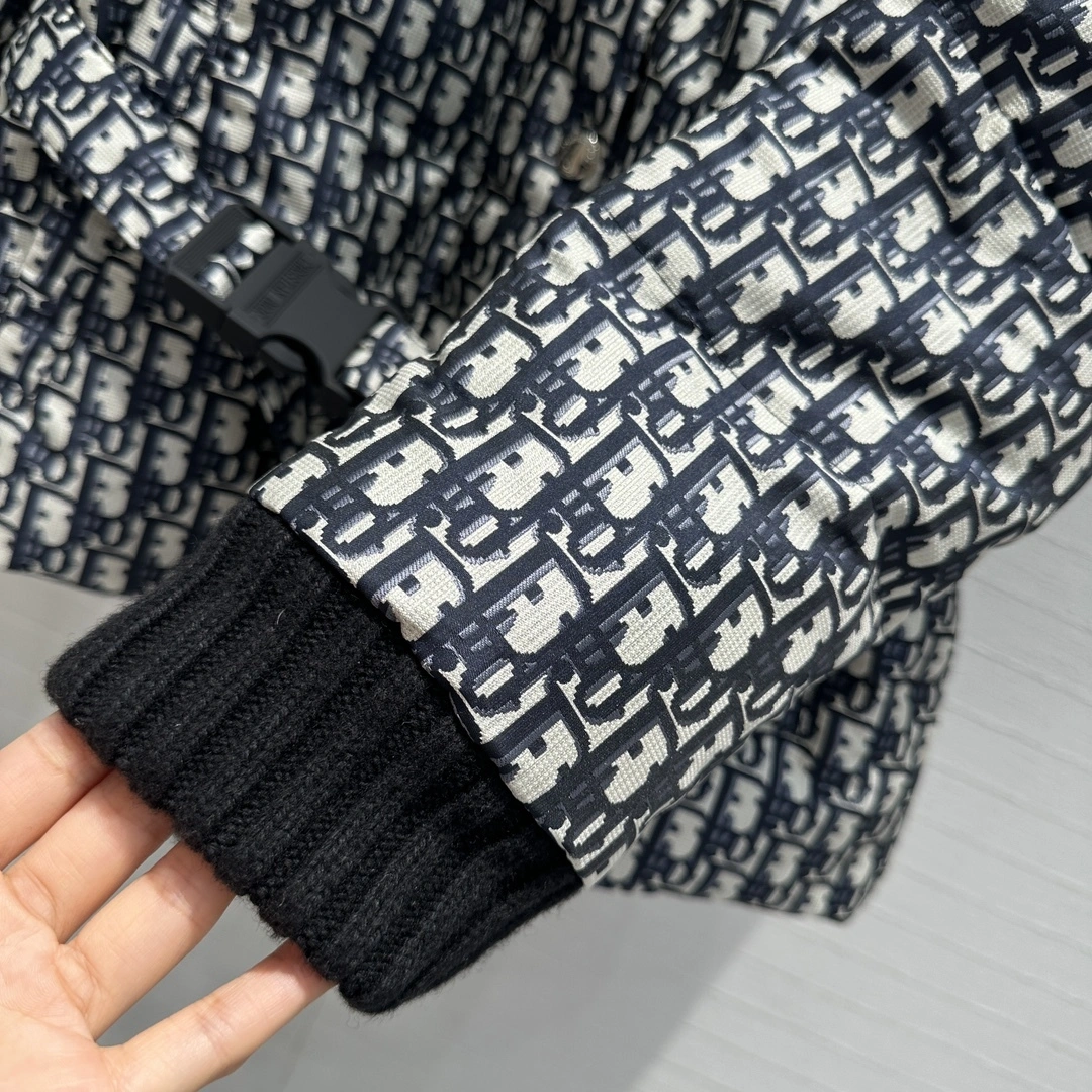 victoria- 4ior reversible down jacket item:D-F061I0210