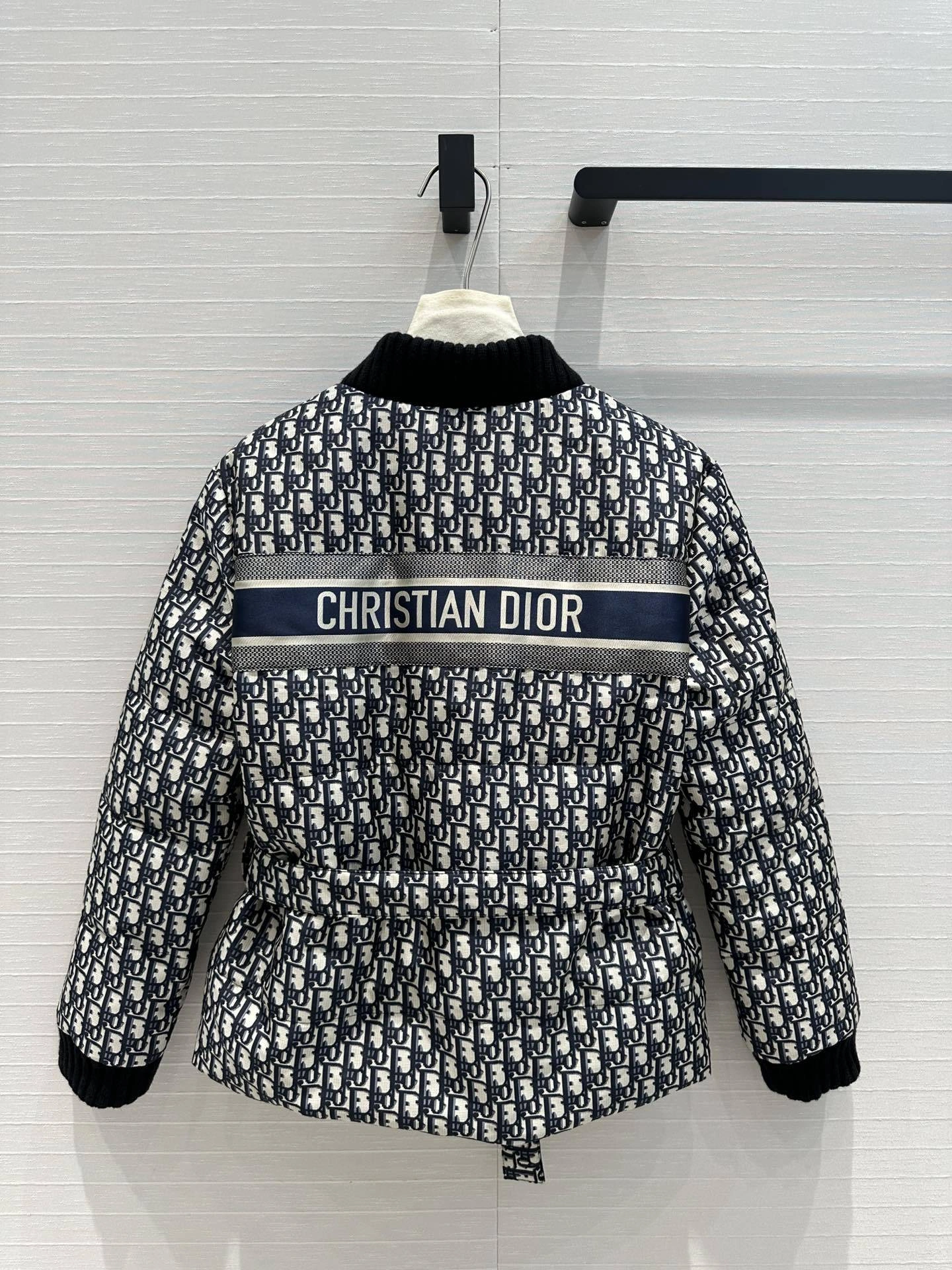 victoria- 4ior reversible down jacket item:D-F061I0210