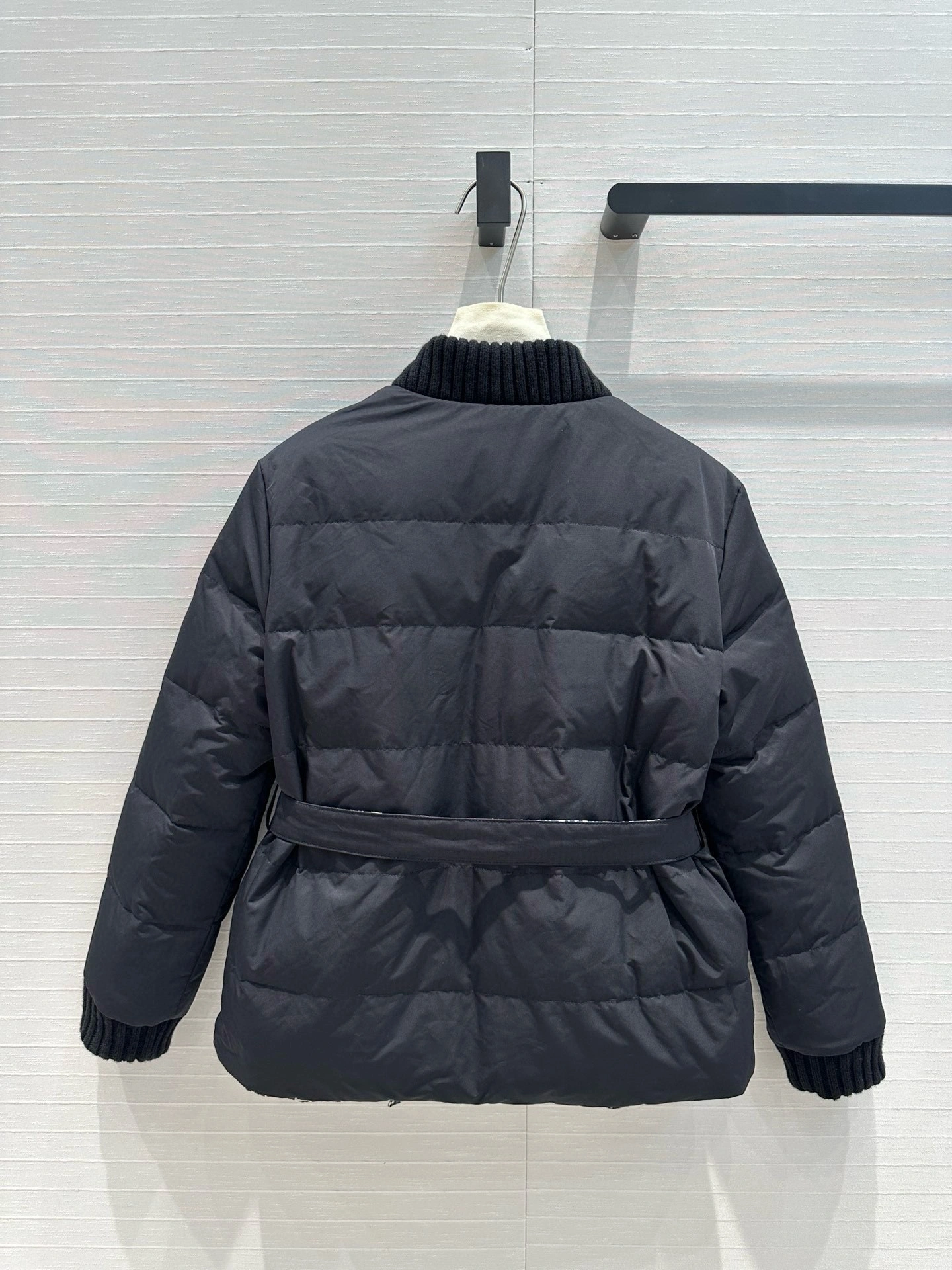 victoria- 4ior reversible down jacket item:D-F061I0210