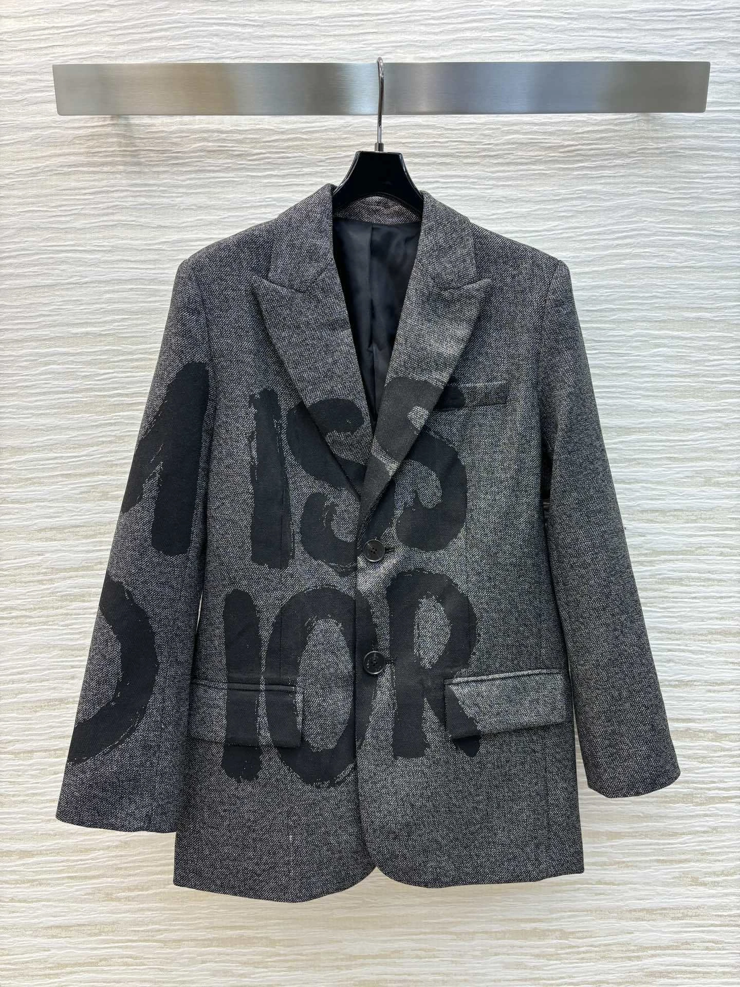 victoria- 4ior wool item:D-F061I0209