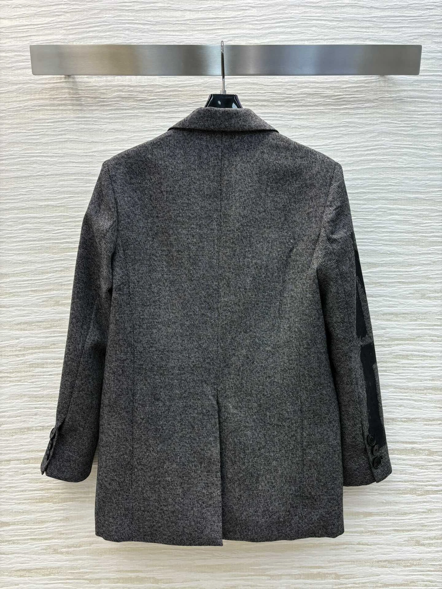 victoria- 4ior wool item:D-F061I0209