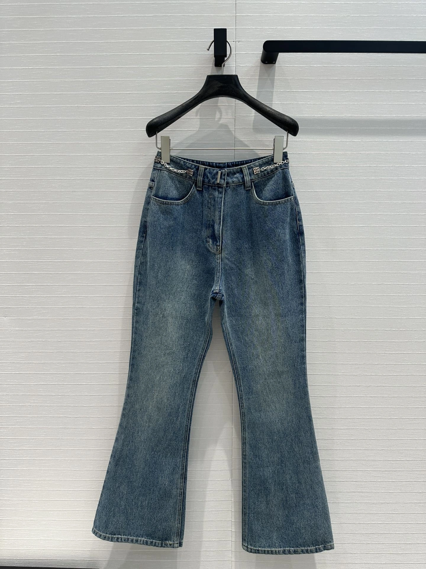 victoria- 6iv593hy item:D-F061I0628