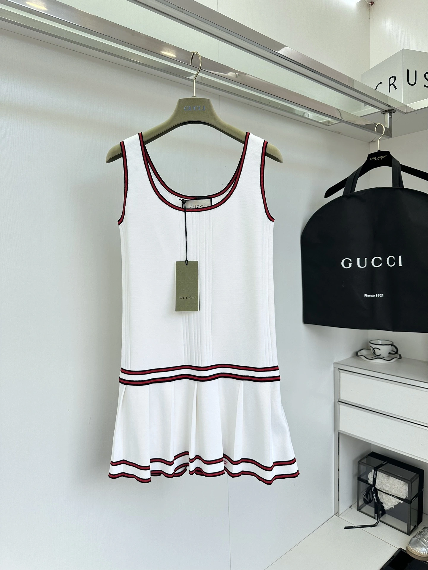 victoria- 6u33i item:D-F240G2720