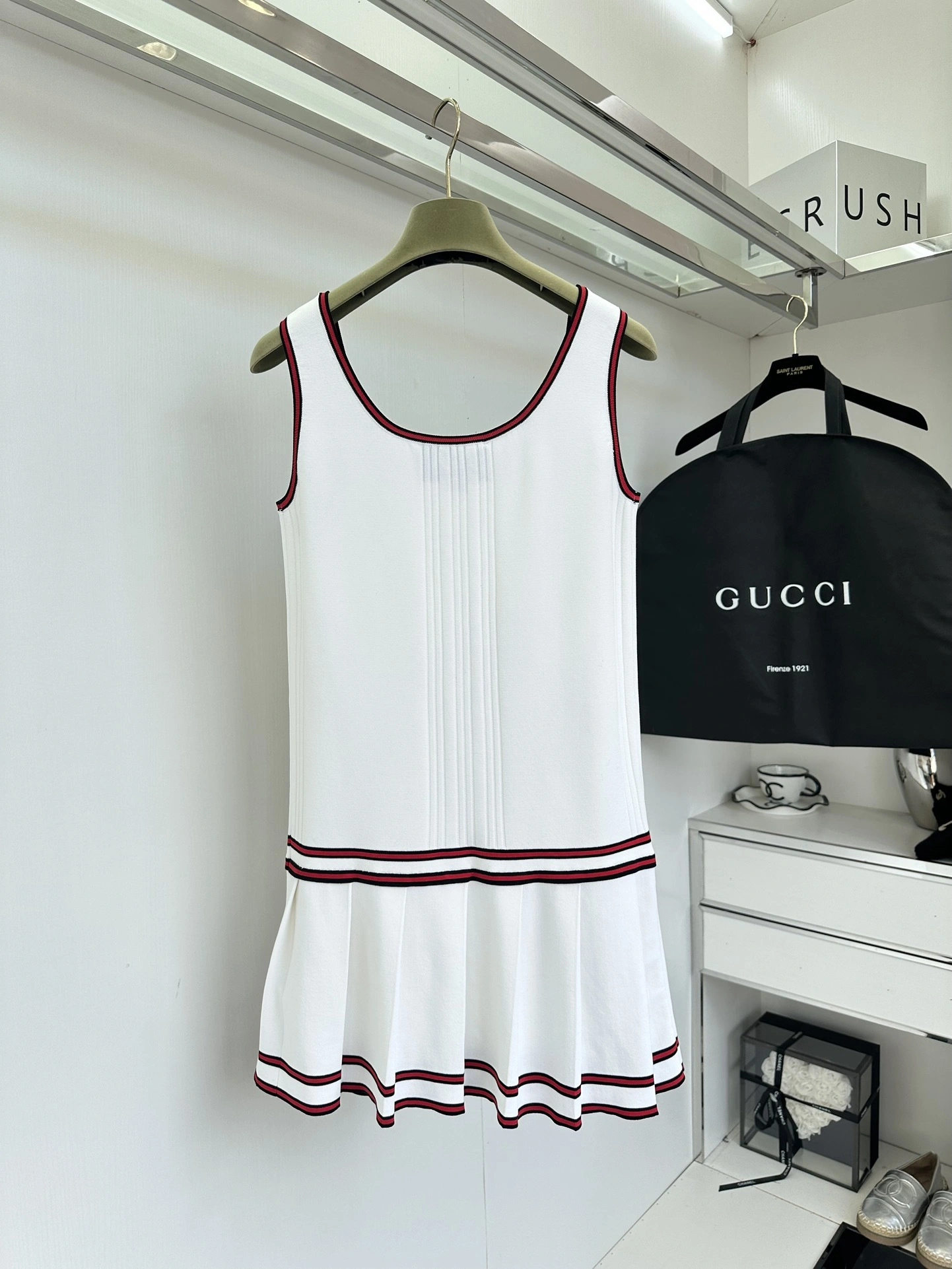 victoria- 6u33i item:D-F240G2720