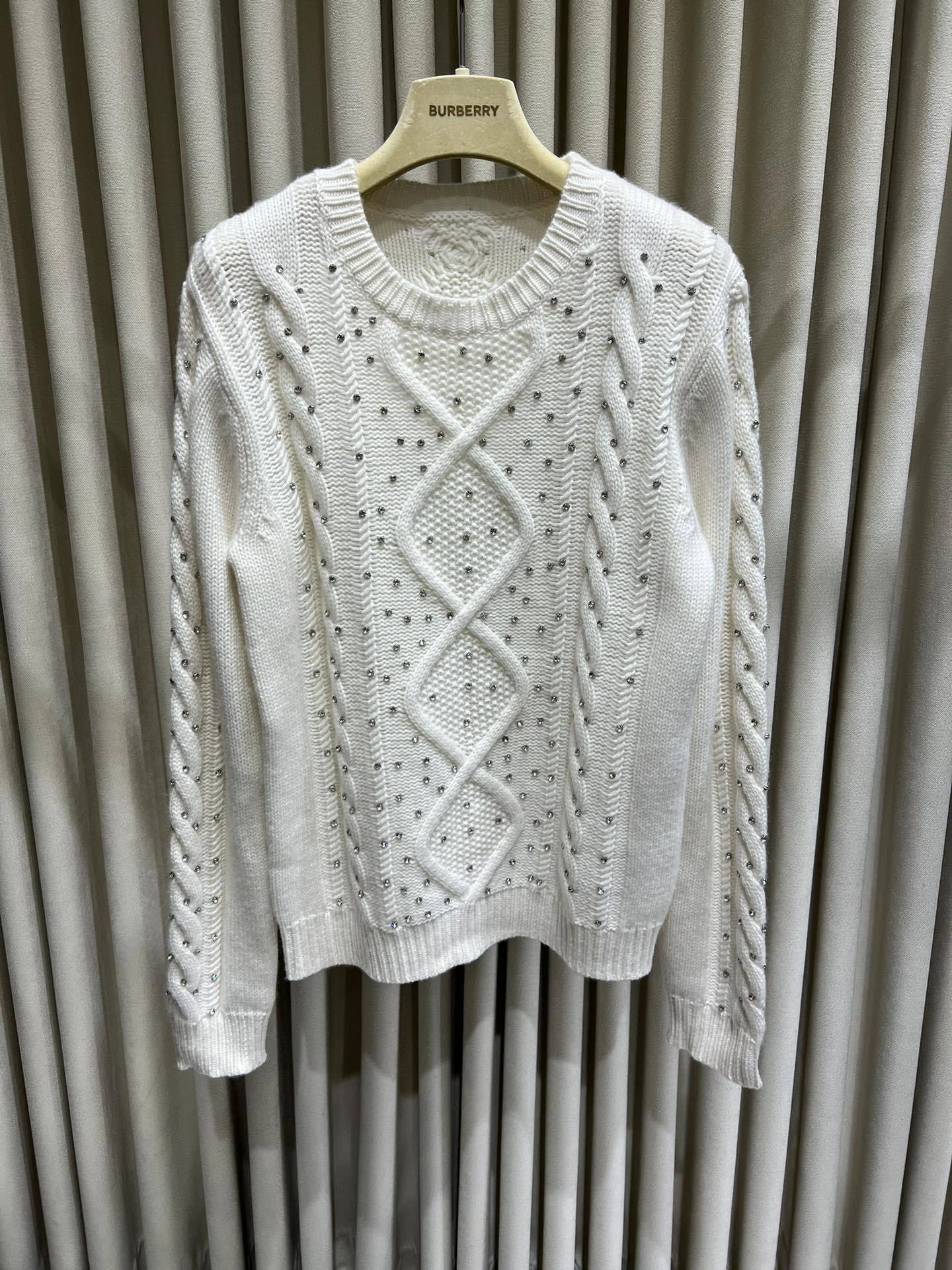 victoria- 71x71r1 cashmere 2Colour item:D-F140J2136-2