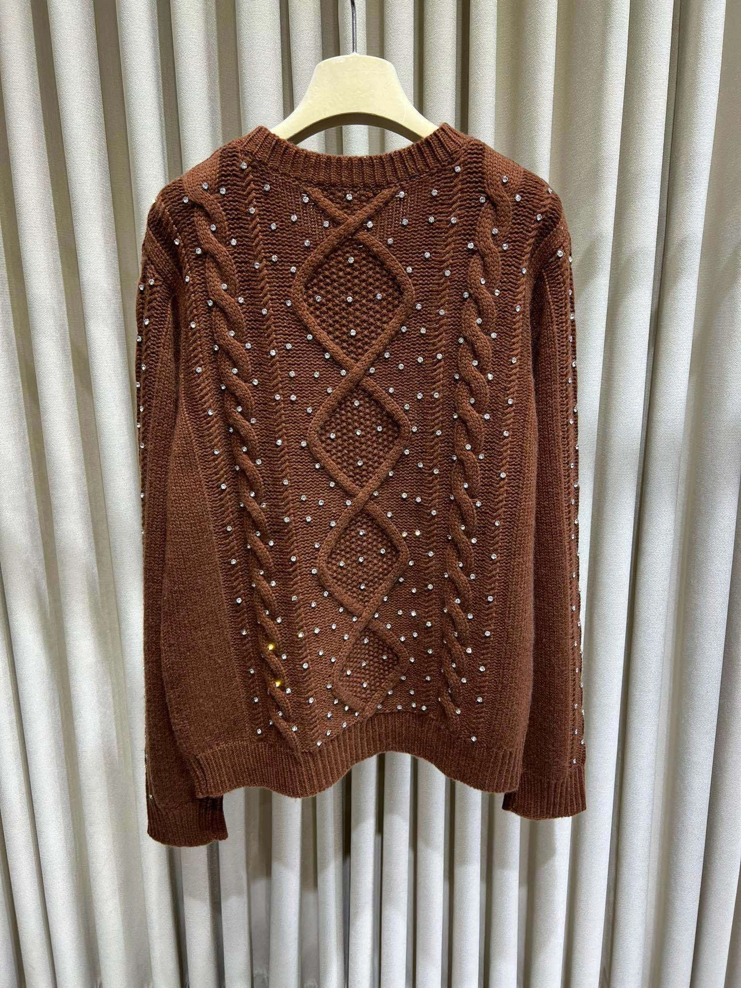 victoria- 71x71r1 cashmere 2Colour item:D-F140J2136-2