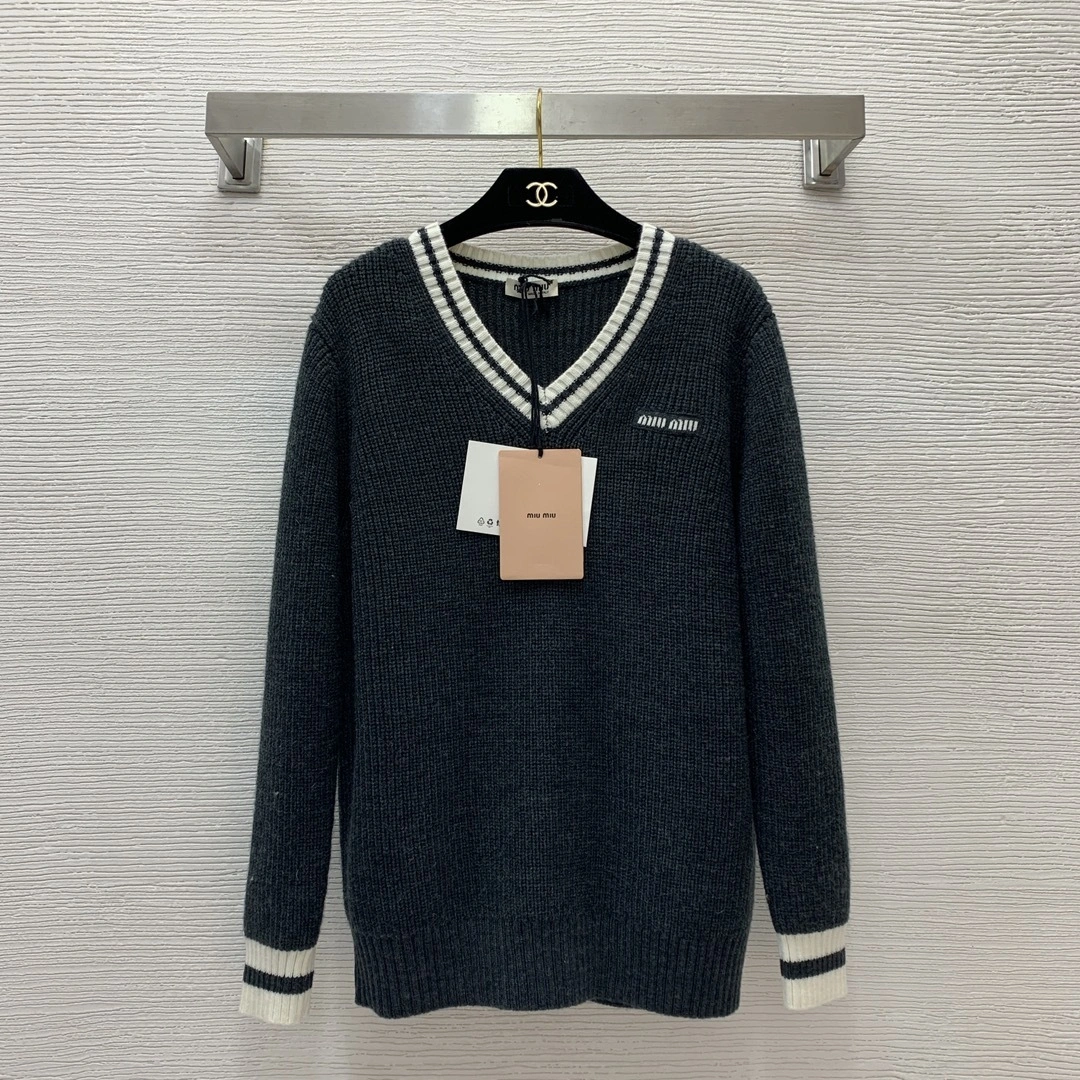 victoria- 7iu7iu 100%wool item:E-F044A0243