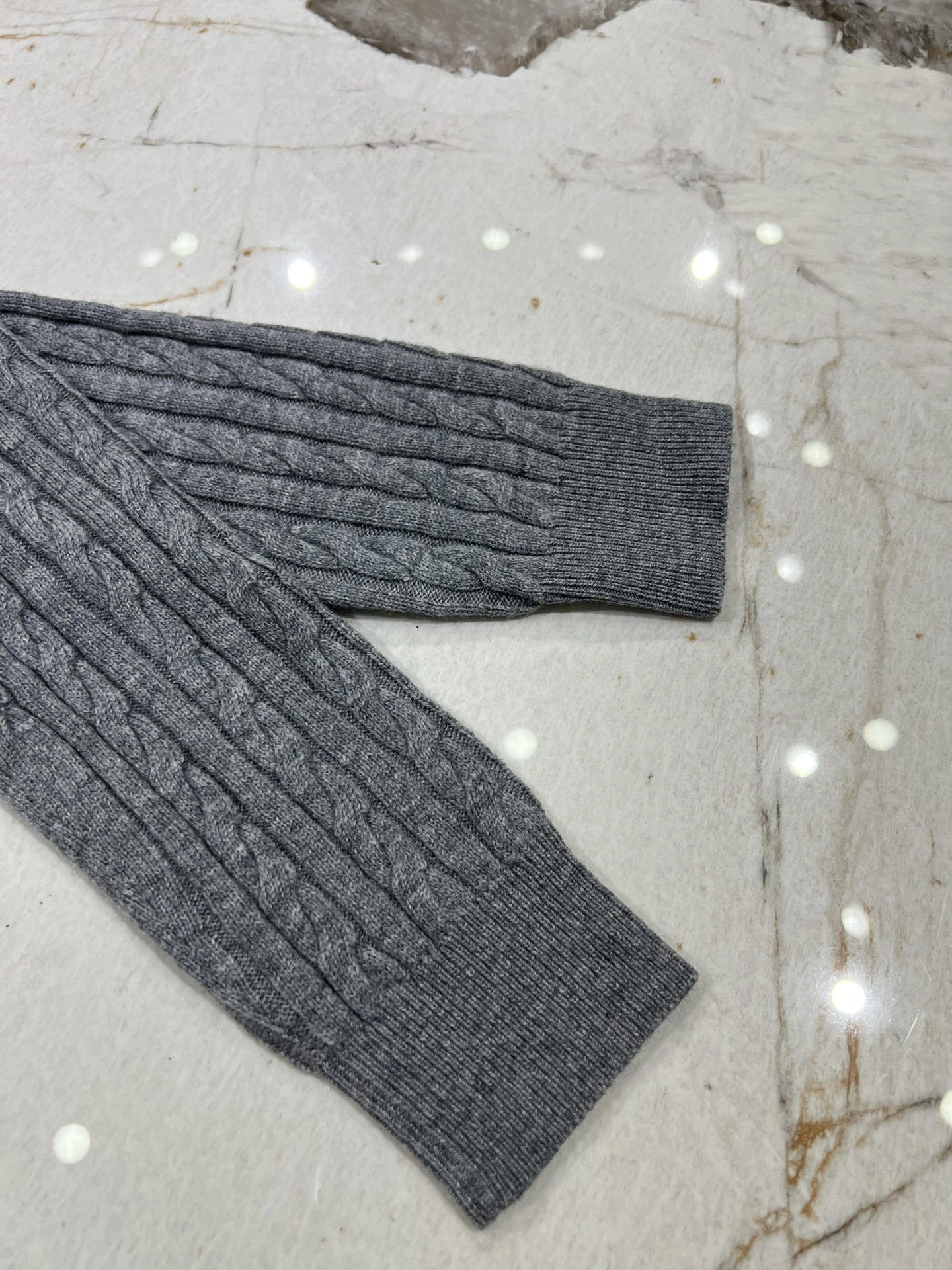 victoria- 7iu7iu cashmere item:D-F140G2405