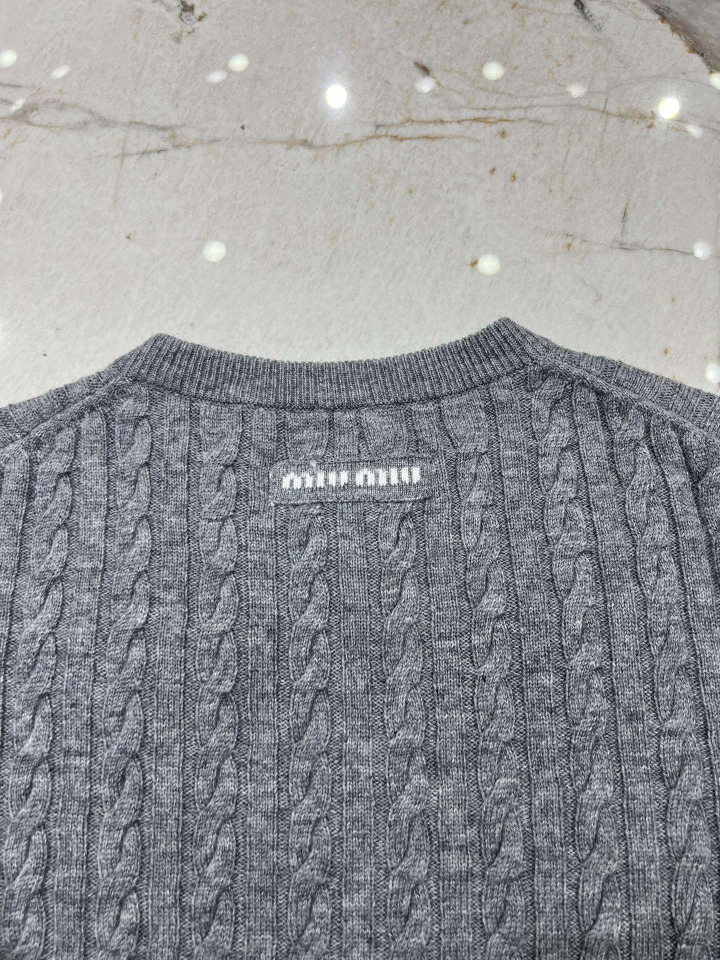 victoria- 7iu7iu cashmere item:D-F140G2405