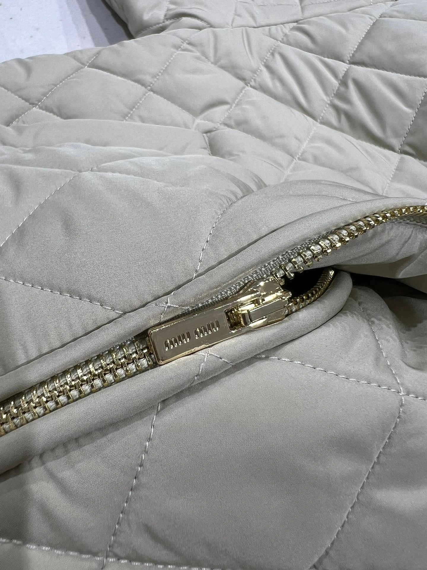 victoria- 7iu7iu corduroy oversized item:D-F140J2105