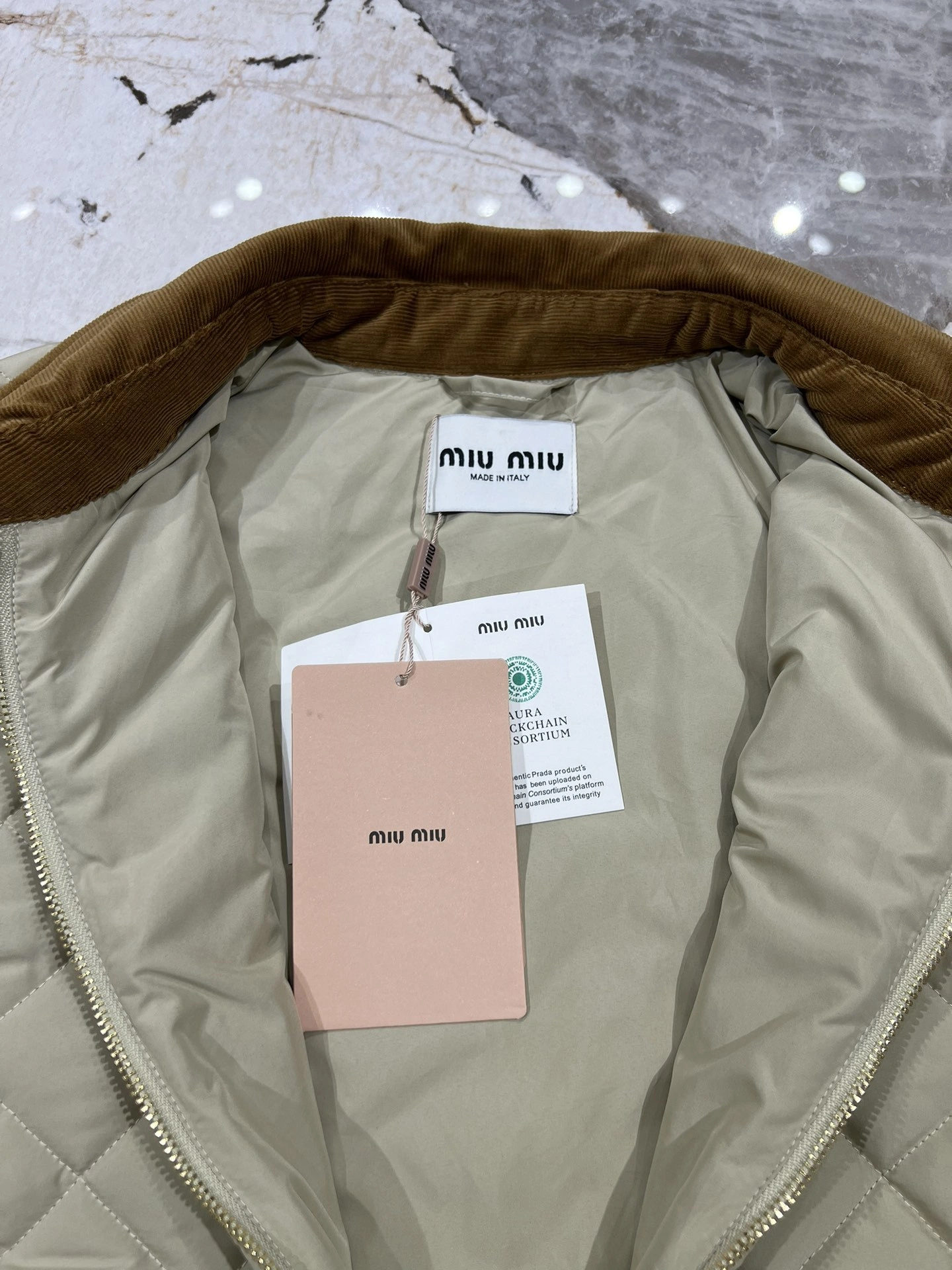 victoria- 7iu7iu corduroy oversized item:D-F140J2105