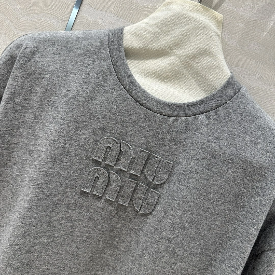 victoria- 7iu7iu embroidery 2Colour item:D-F240G2613-2