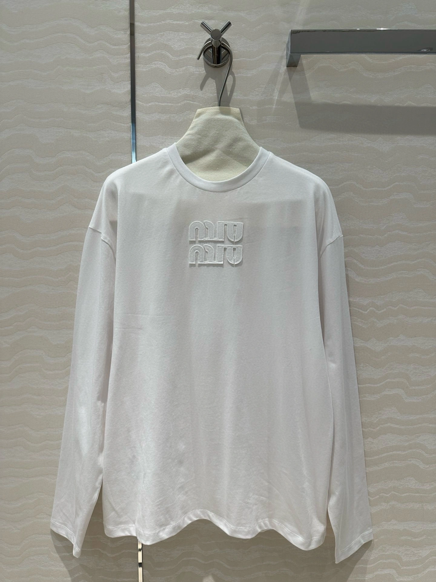 victoria- 7iu7iu embroidery 2Colour item:D-F240G2613-2
