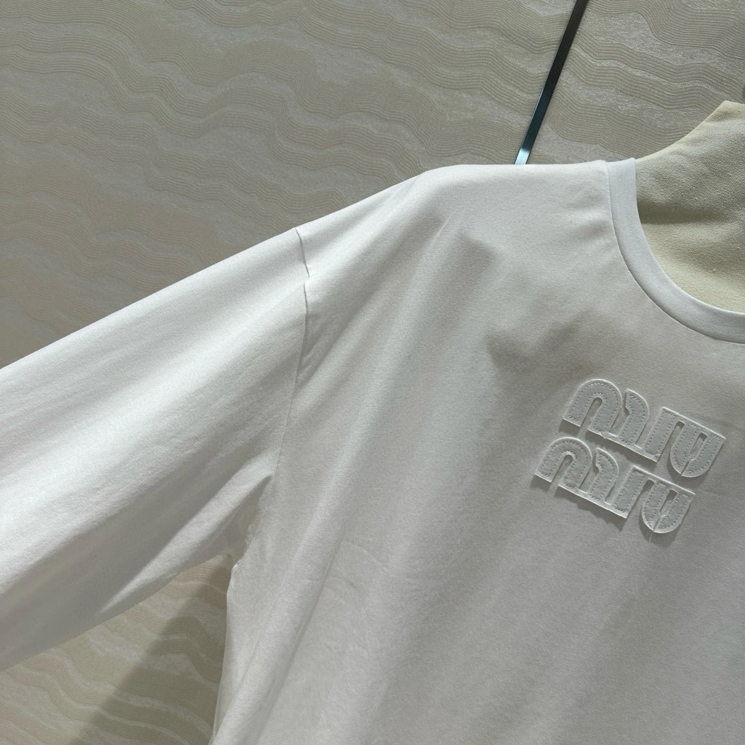 victoria- 7iu7iu embroidery 2Colour item:D-F240G2613-2