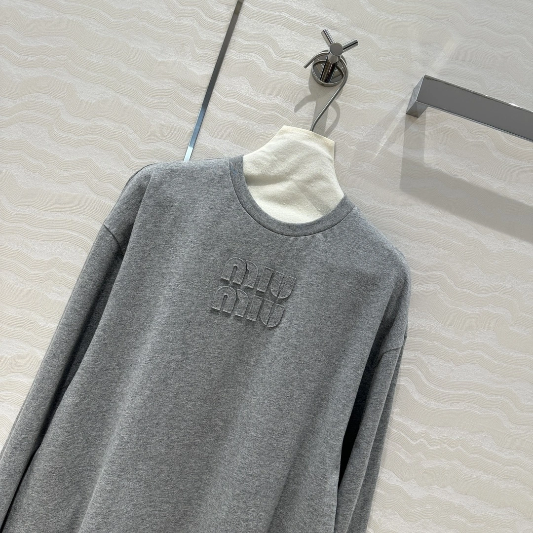 victoria- 7iu7iu embroidery 2Colour item:D-F240G2613-2