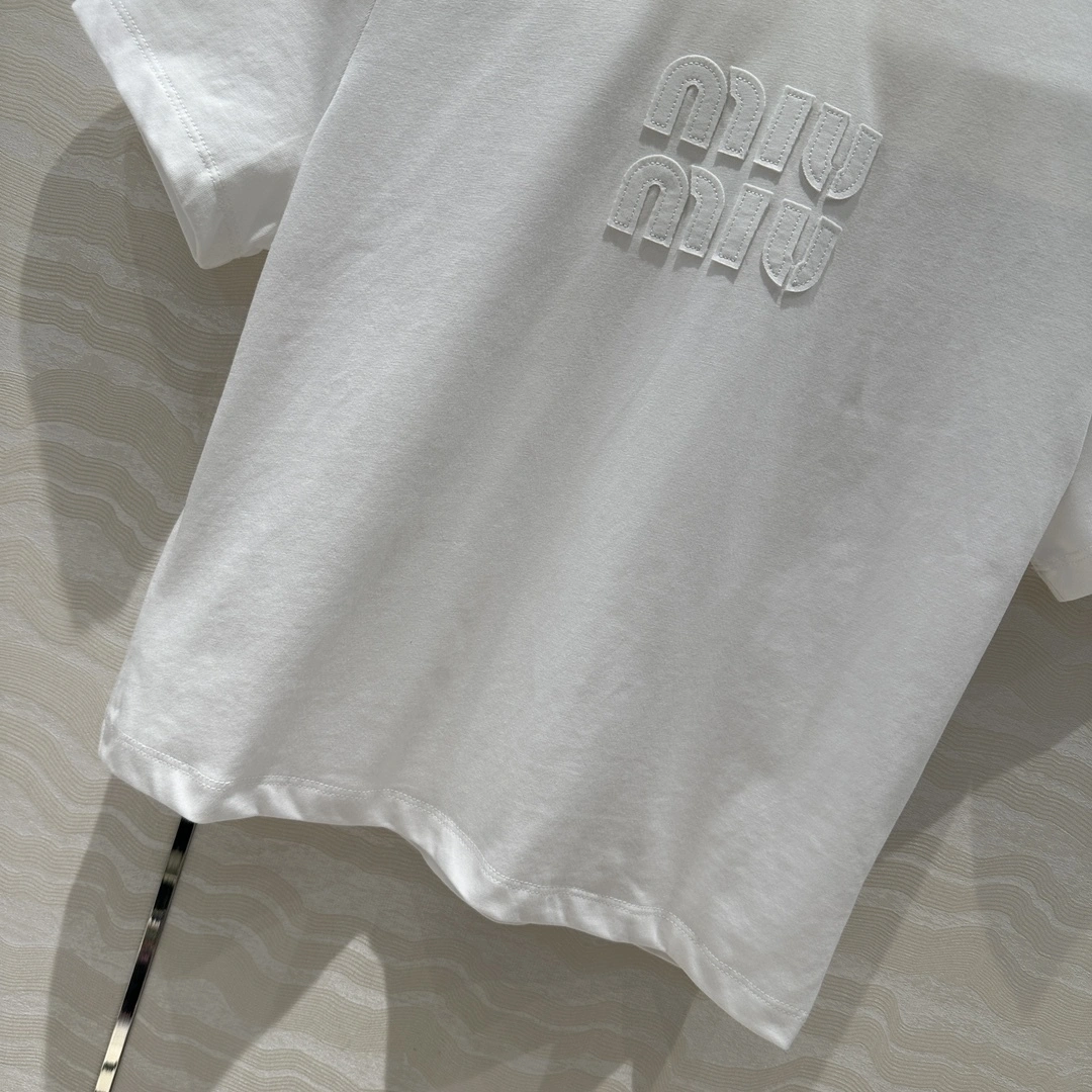 &victoria- 7iu7iu embroidery 2Colour item:D-F240G2664-2