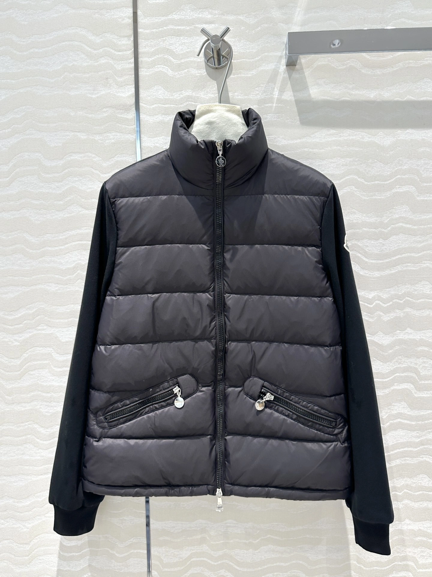 victoria- 7o9385r 2Colour item:D-F061H1537-2