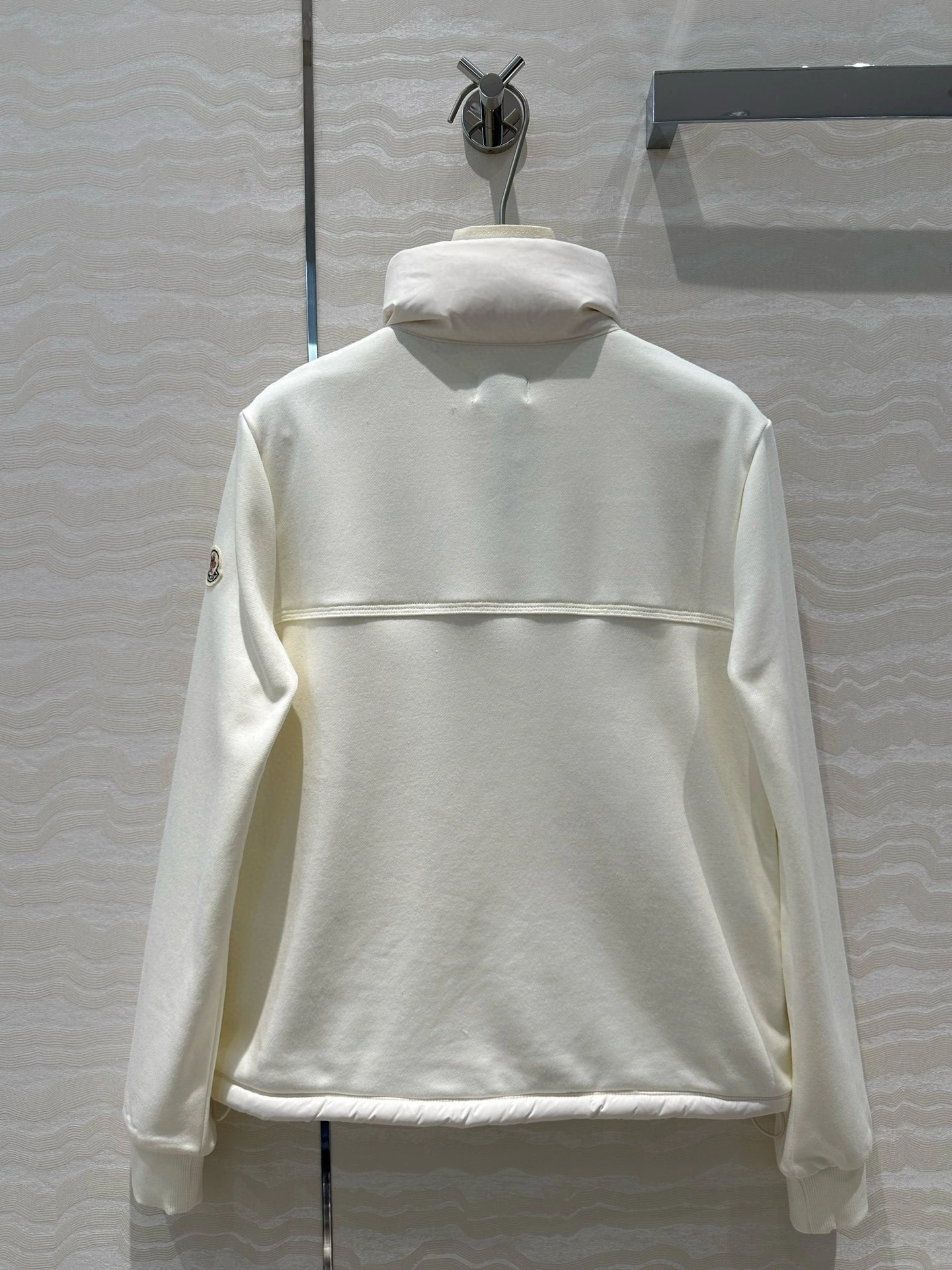 victoria- 7o9385r 2Colour item:D-F061H1537-2
