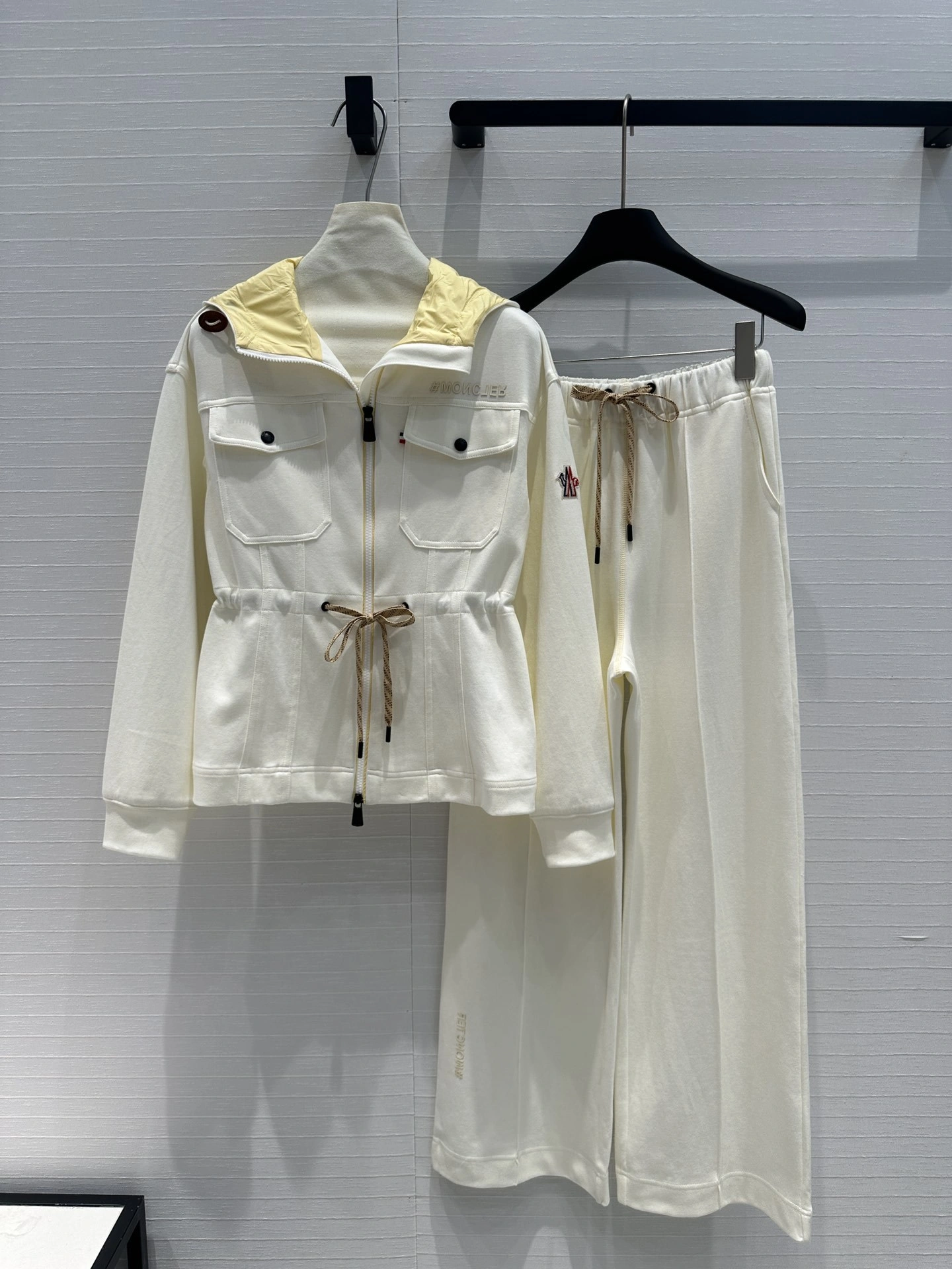 victoria- 7o9385r 2Colour item:D-F061I0613-2
