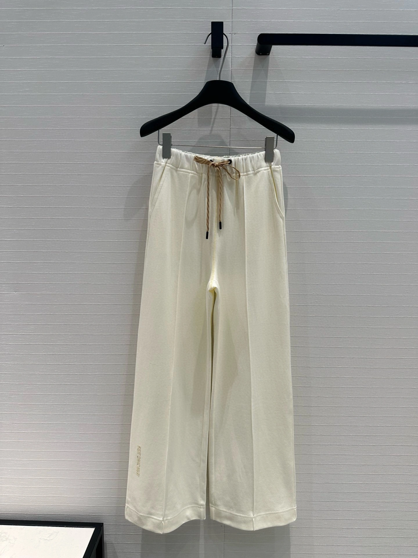 victoria- 7o9385r 2Colour item:D-F061I0613-2