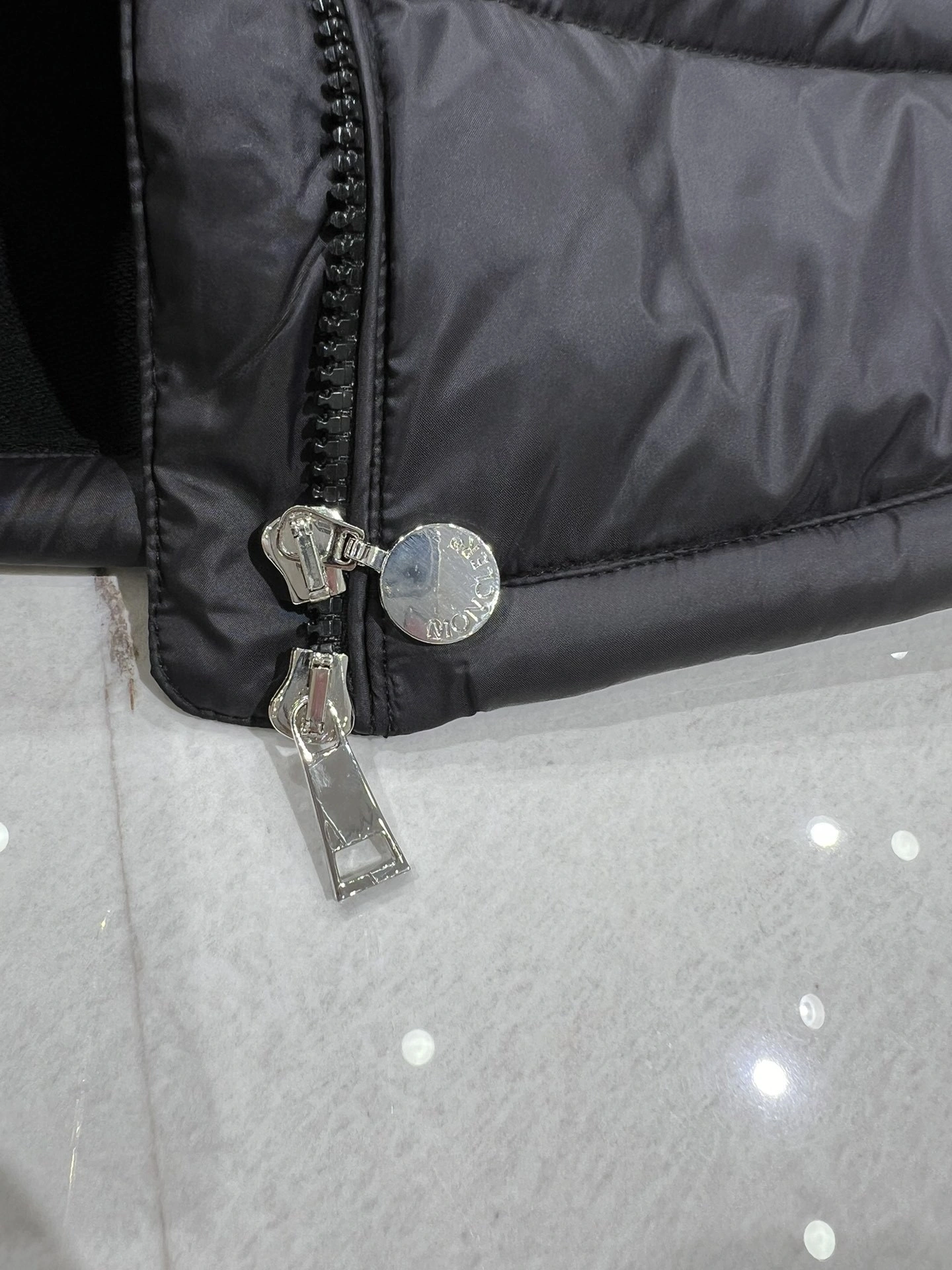 victoria- 7o9385r 2Colour item:D-F140J5025-2