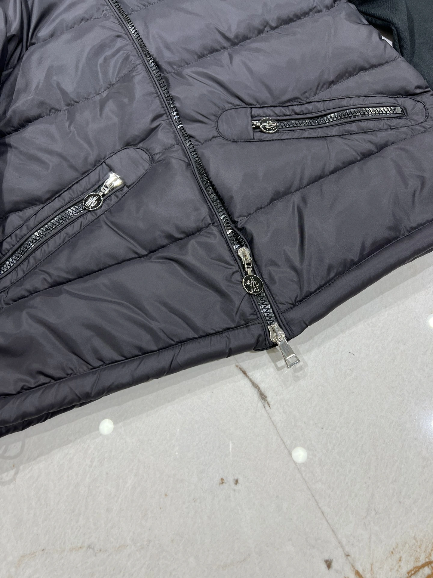 victoria- 7o9385r 2Colour item:D-F140J5025-2