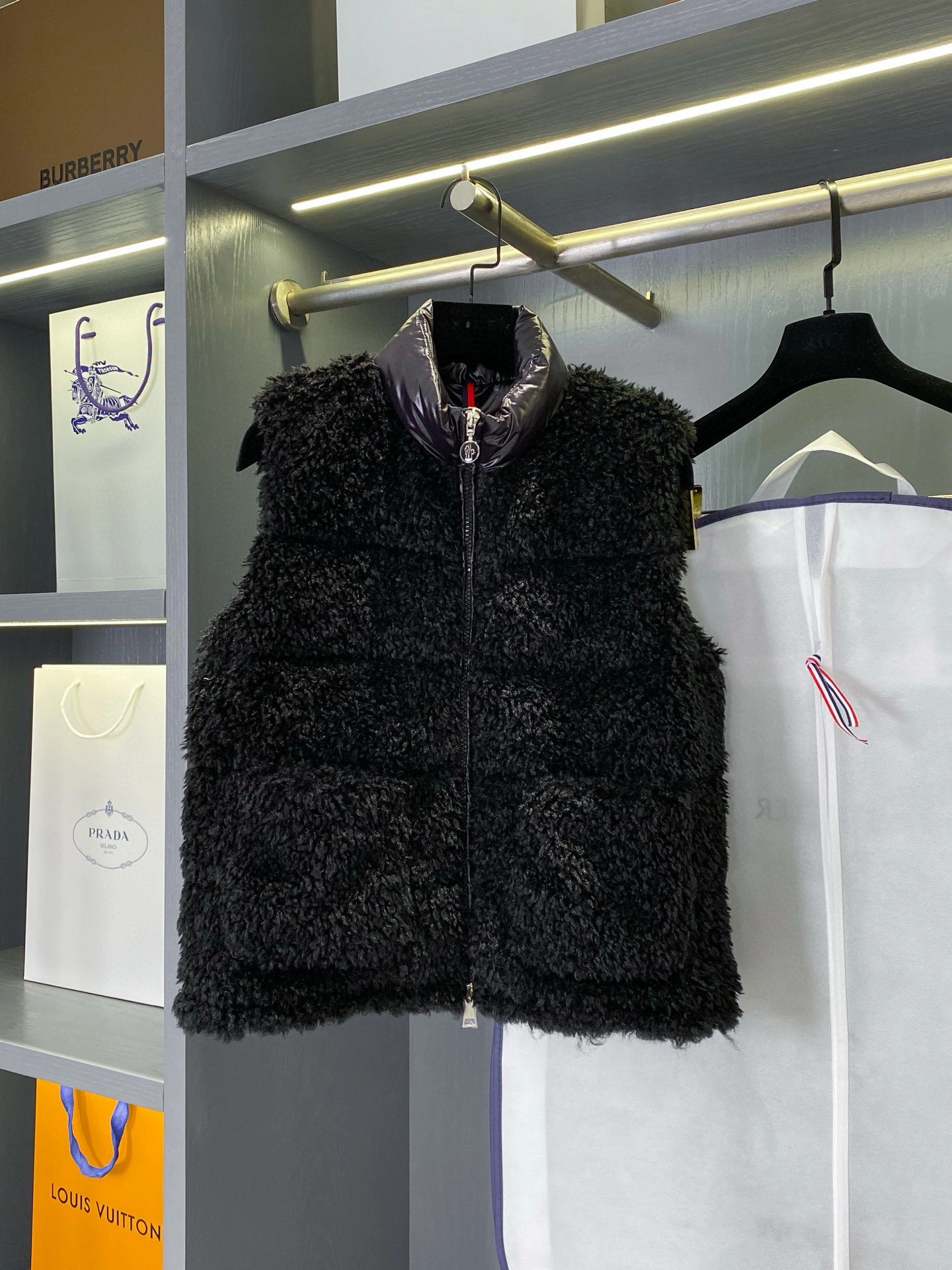 victoria- 7o9385r 3Colour item:E-F020H2528-3