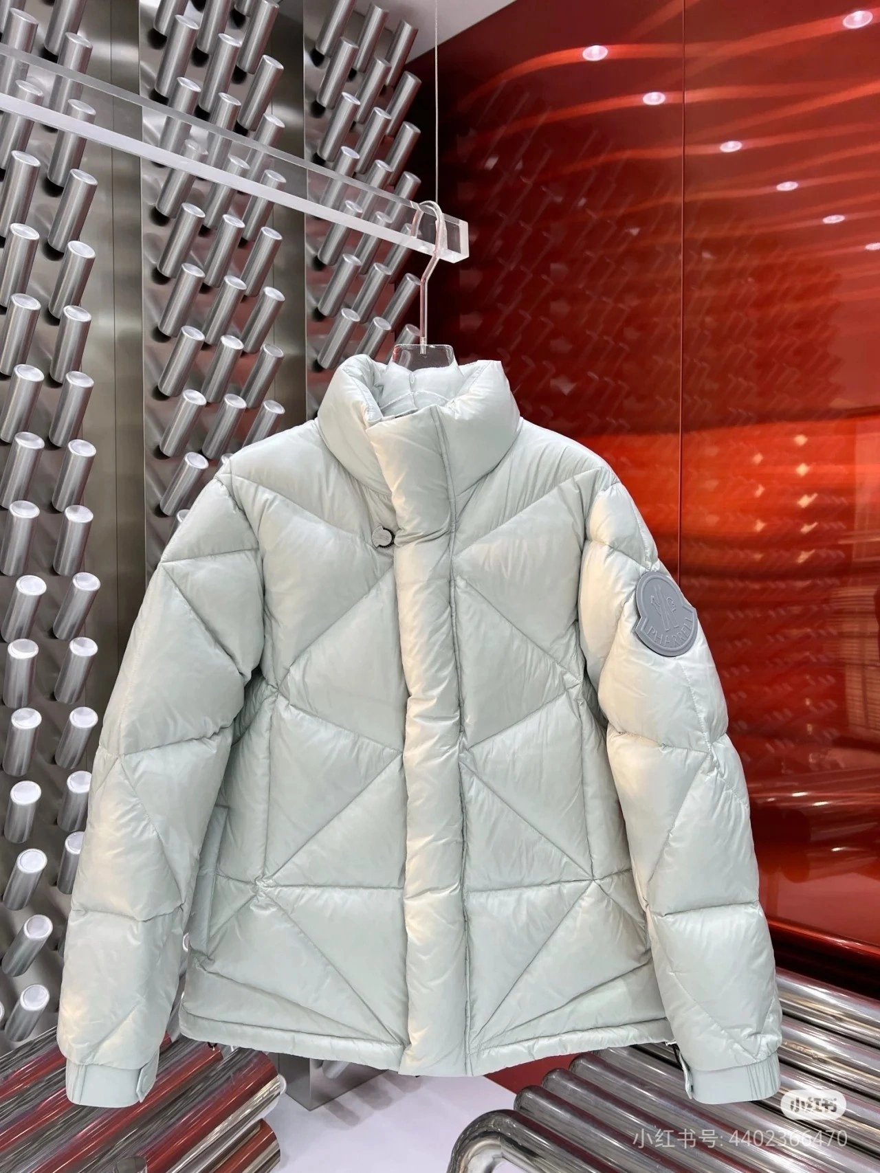 victoria- 7o9385r Pharrell Williams down jacket 2Colour item:D-F431J1330-2