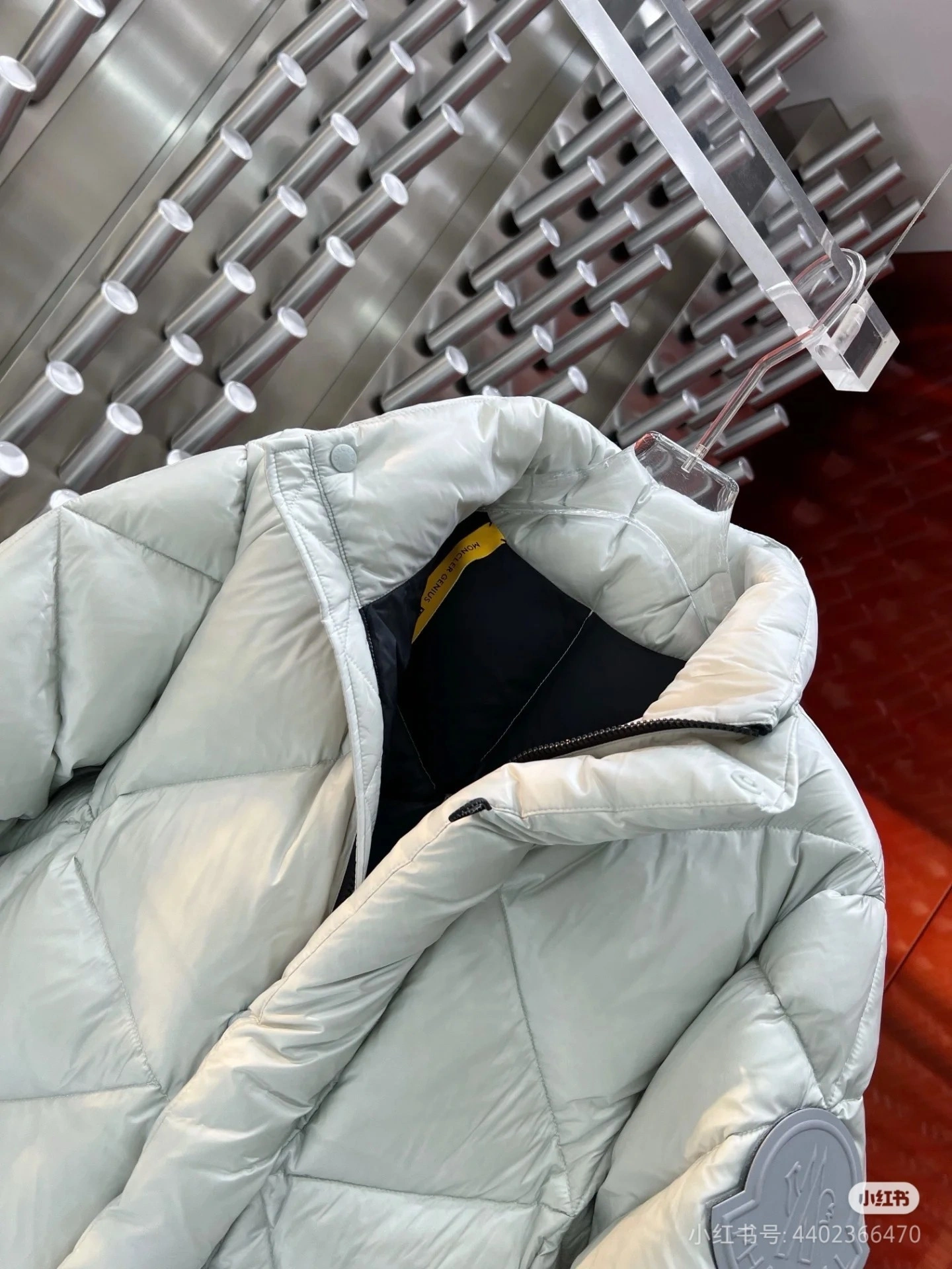 victoria- 7o9385r Pharrell Williams down jacket 2Colour item:D-F431J1330-2