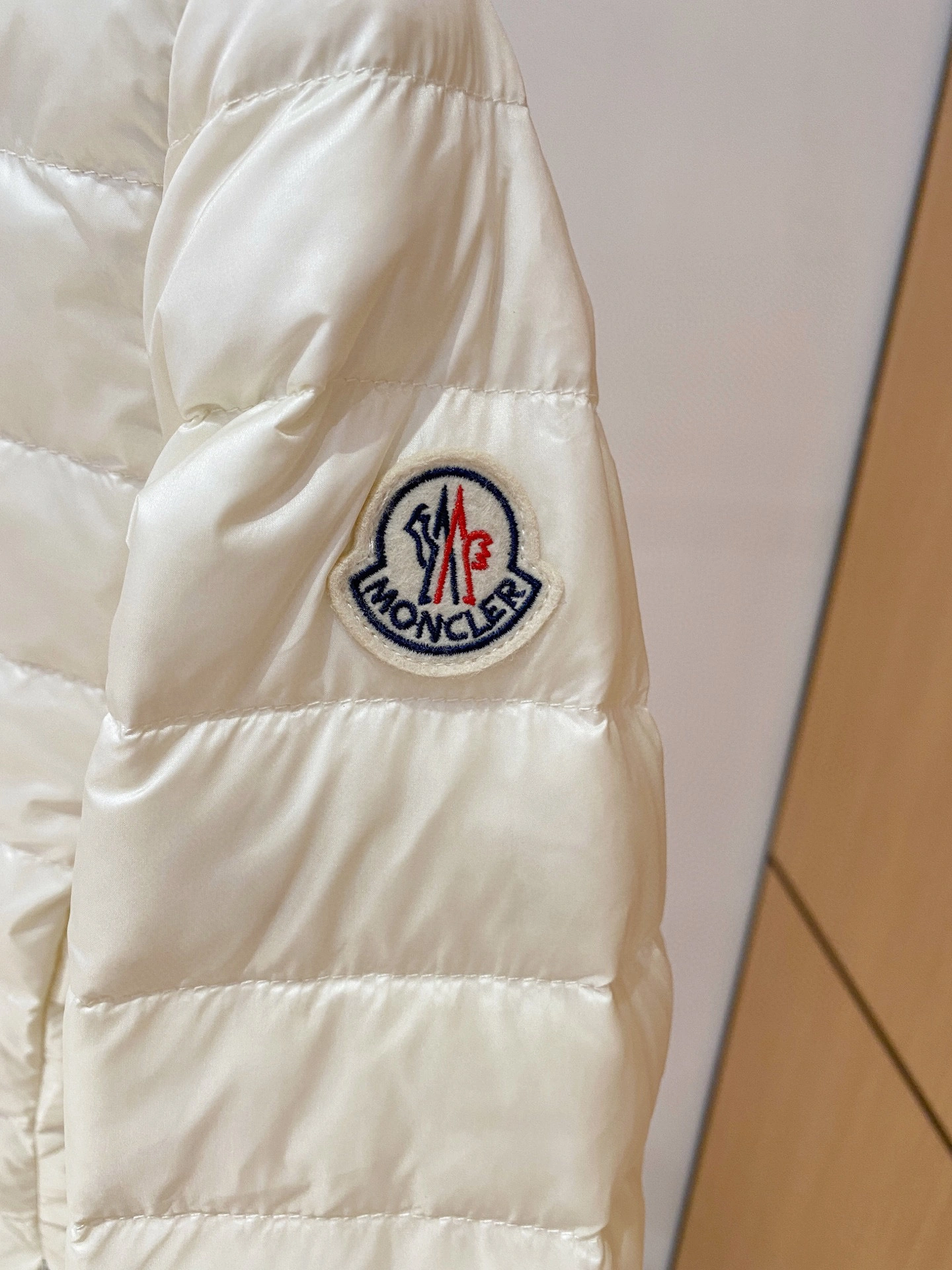 victoria- 7o9385r down jacket white duck down 3Colour item:E-F431I0322-3