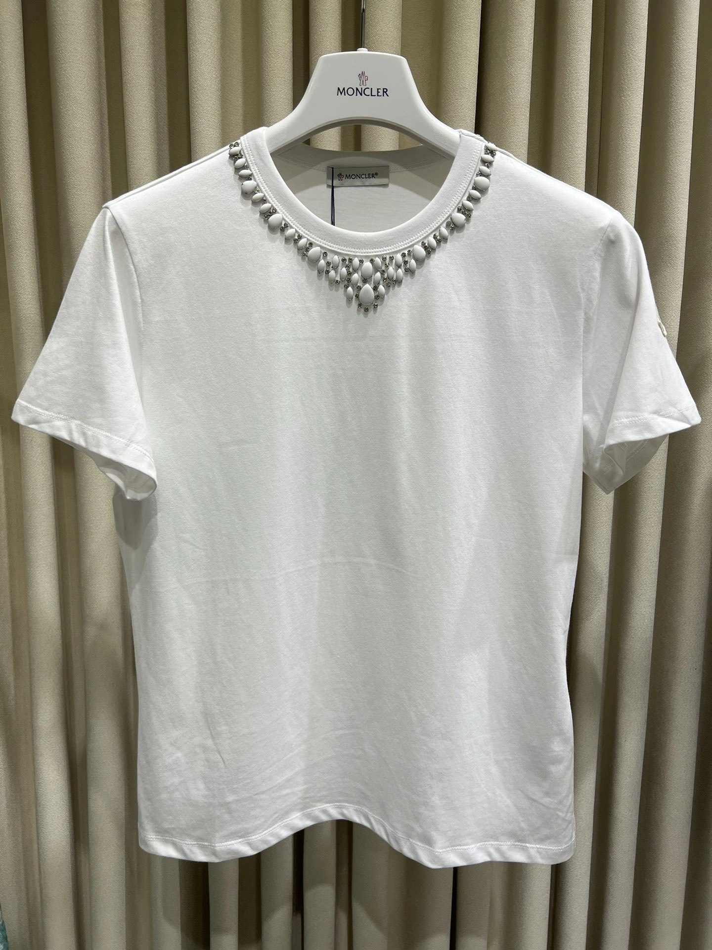victoria- 7o9385r item:D-F140G2440