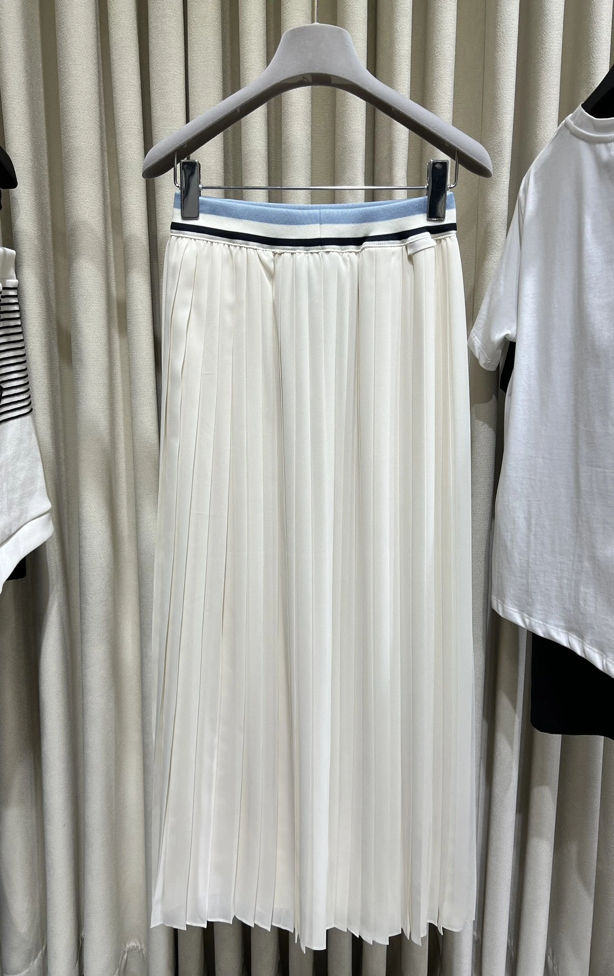 victoria- 7o9385r item:D-F140G2441