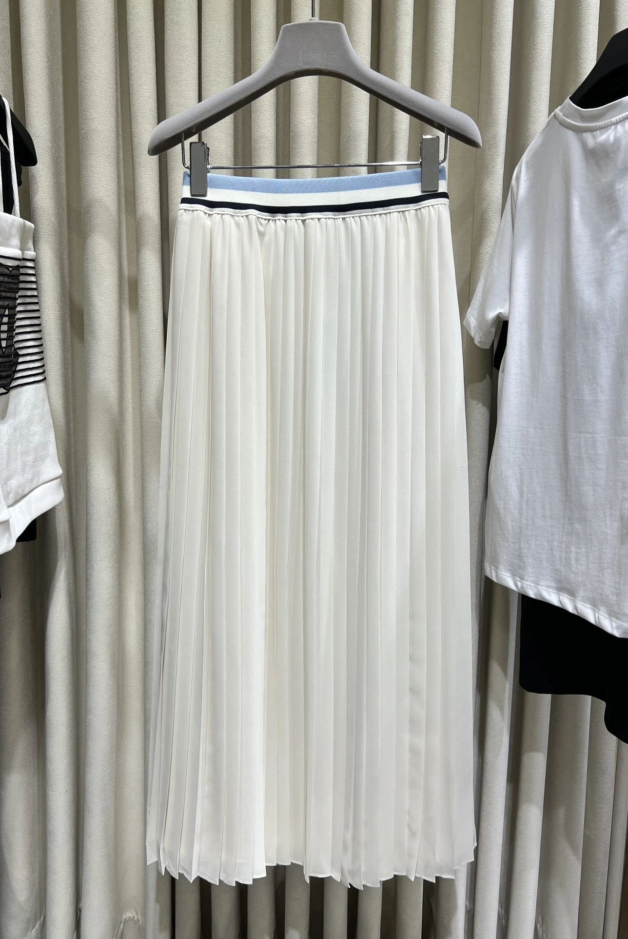 victoria- 7o9385r item:D-F140G2441