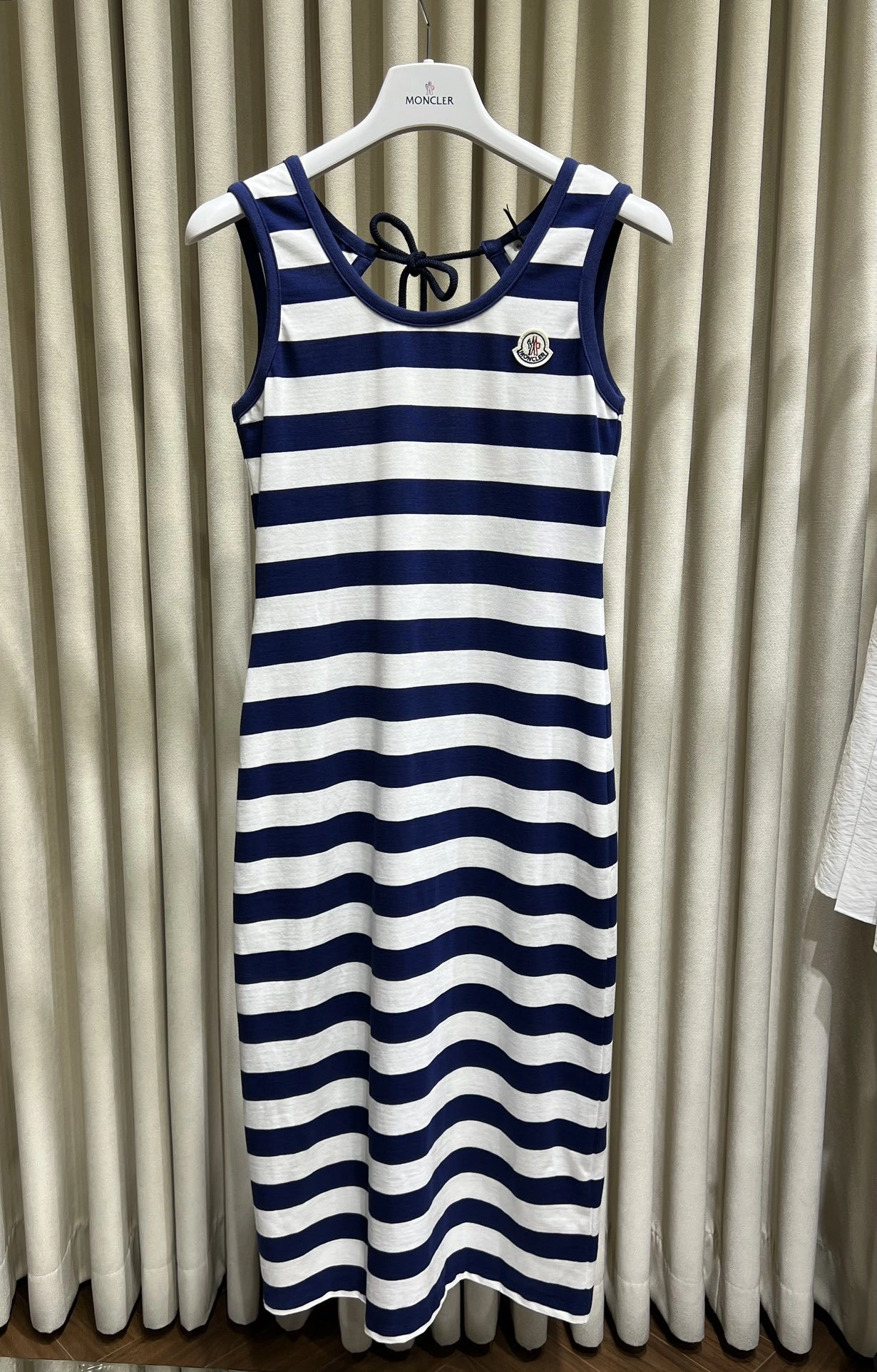 victoria- 7o9385r item:D-F140G2444