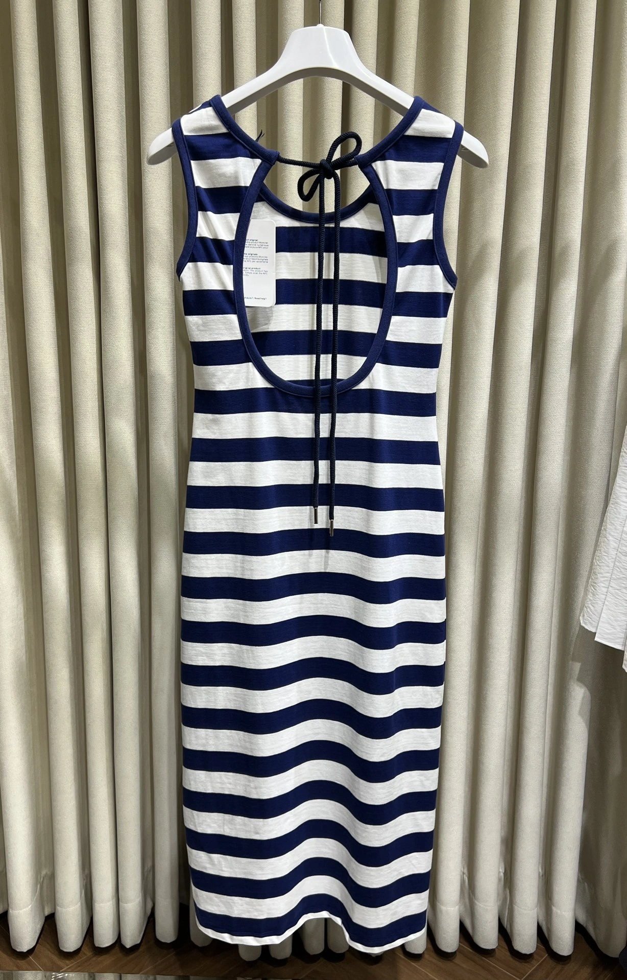 victoria- 7o9385r item:D-F140G2444