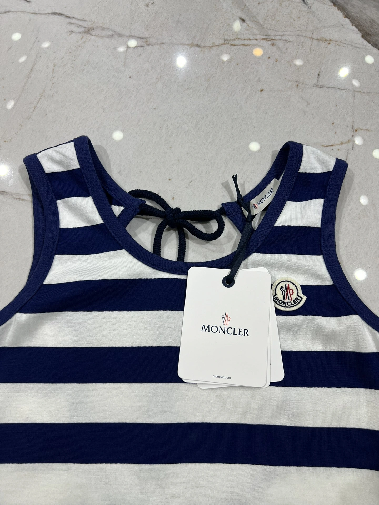 victoria- 7o9385r item:D-F140G2444